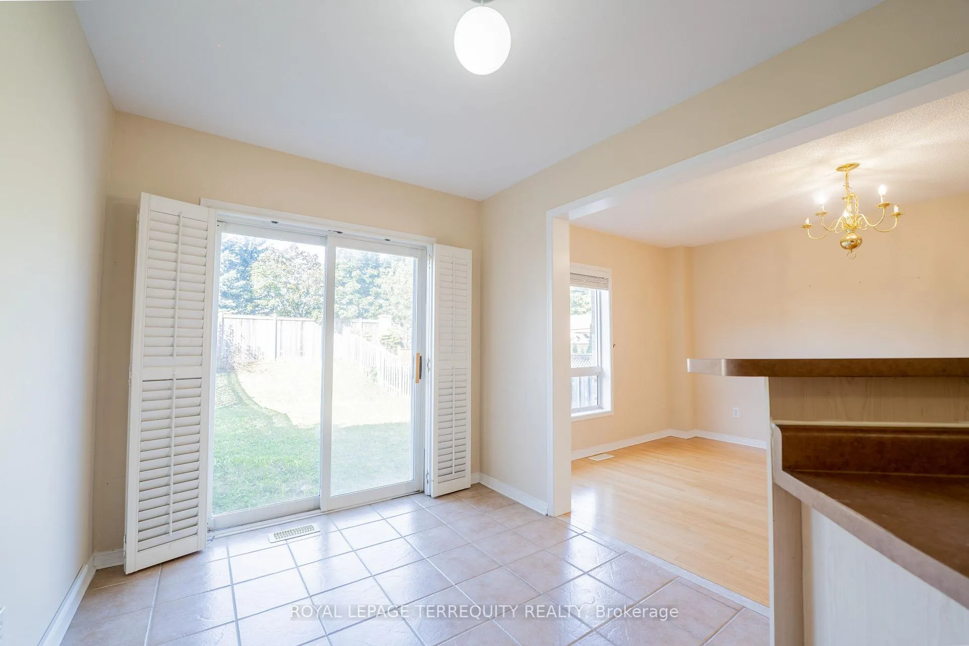Photo 5 of 168 Deepsprings Crescent, Vaughan, Vellore Village — HOMEH