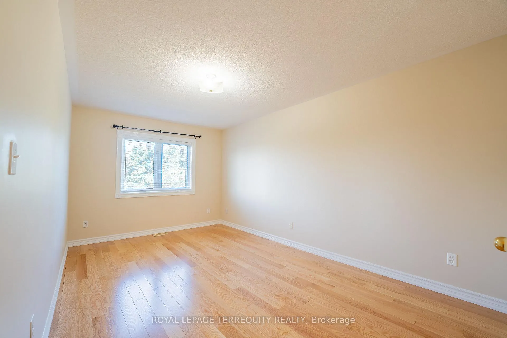 Photo 8 of 168 Deepsprings Crescent, Vaughan, Vellore Village — HOMEH