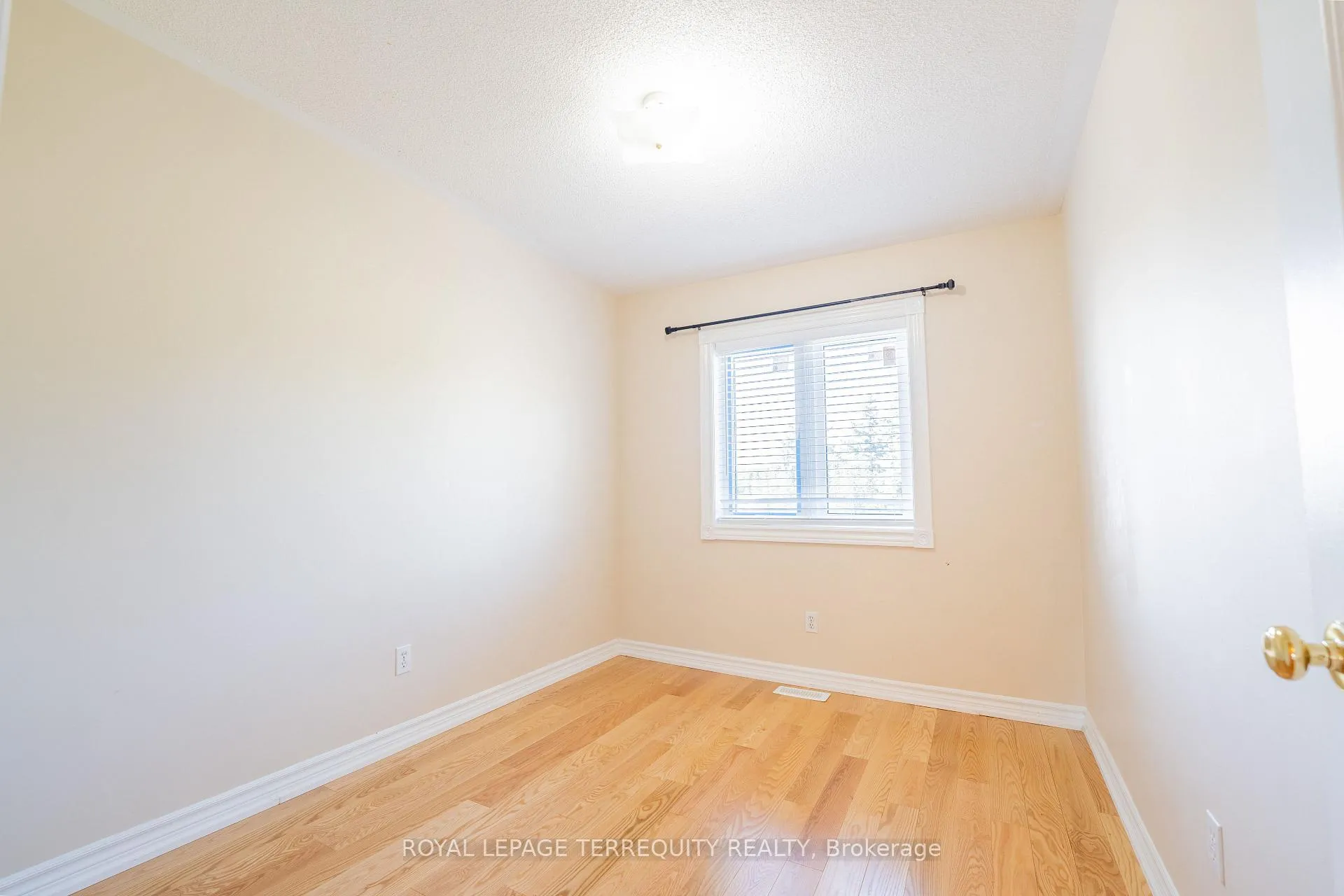 Photo 9 of 168 Deepsprings Crescent, Vaughan, Vellore Village — HOMEH