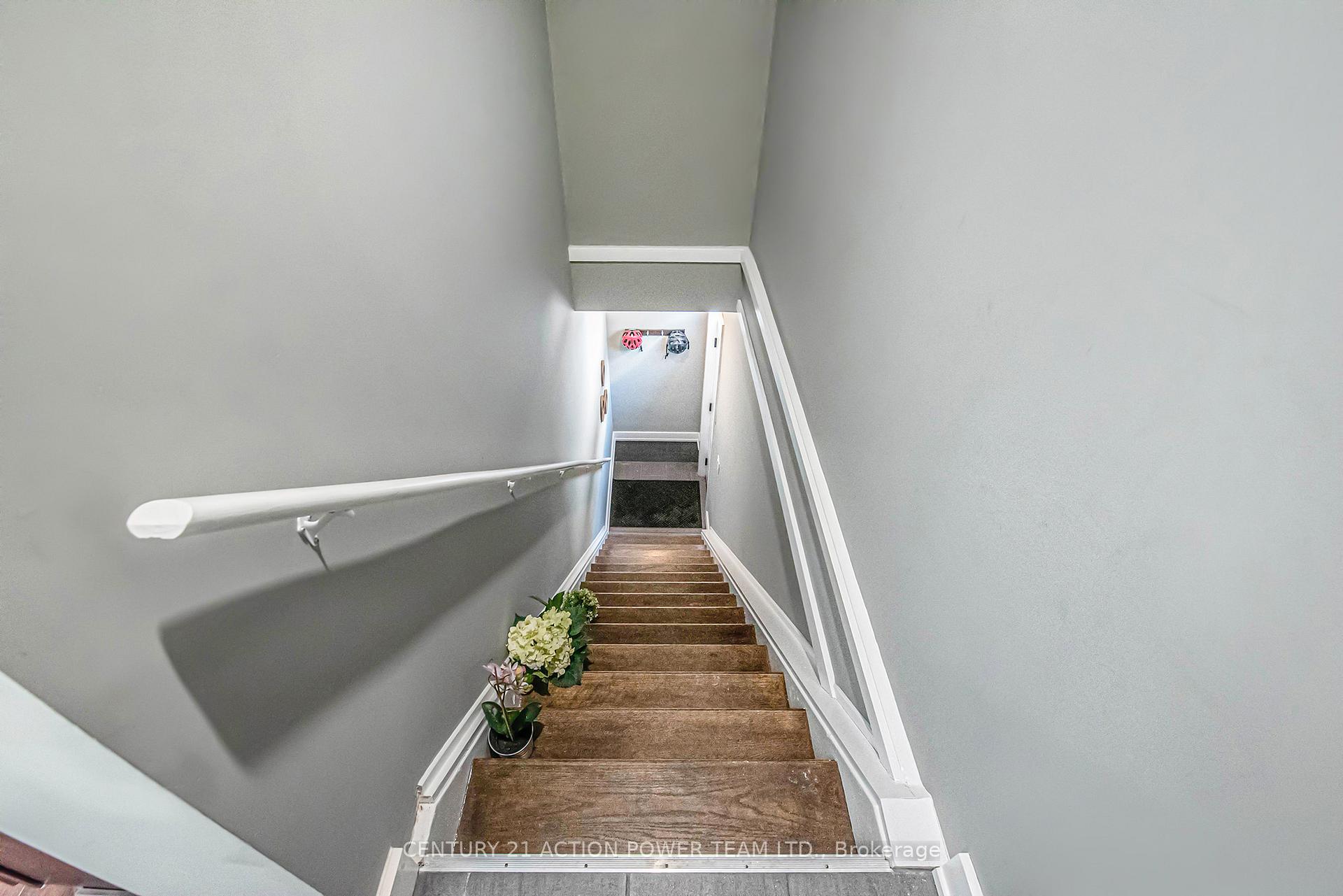 Photo 4 of Unit C, 453 Booth Street, Ottawa, West Centre Town — HOMEH
