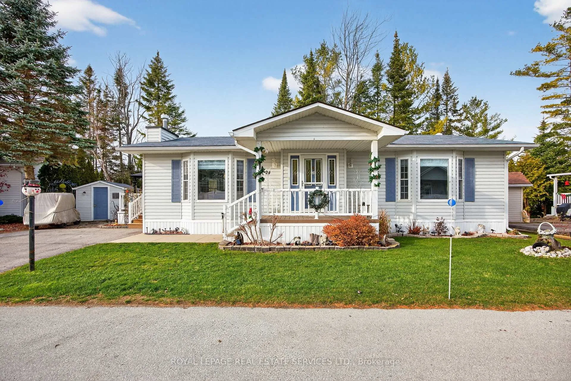 Photo 1 of 24 Topaz Street, Wasaga Beach — HOMEH