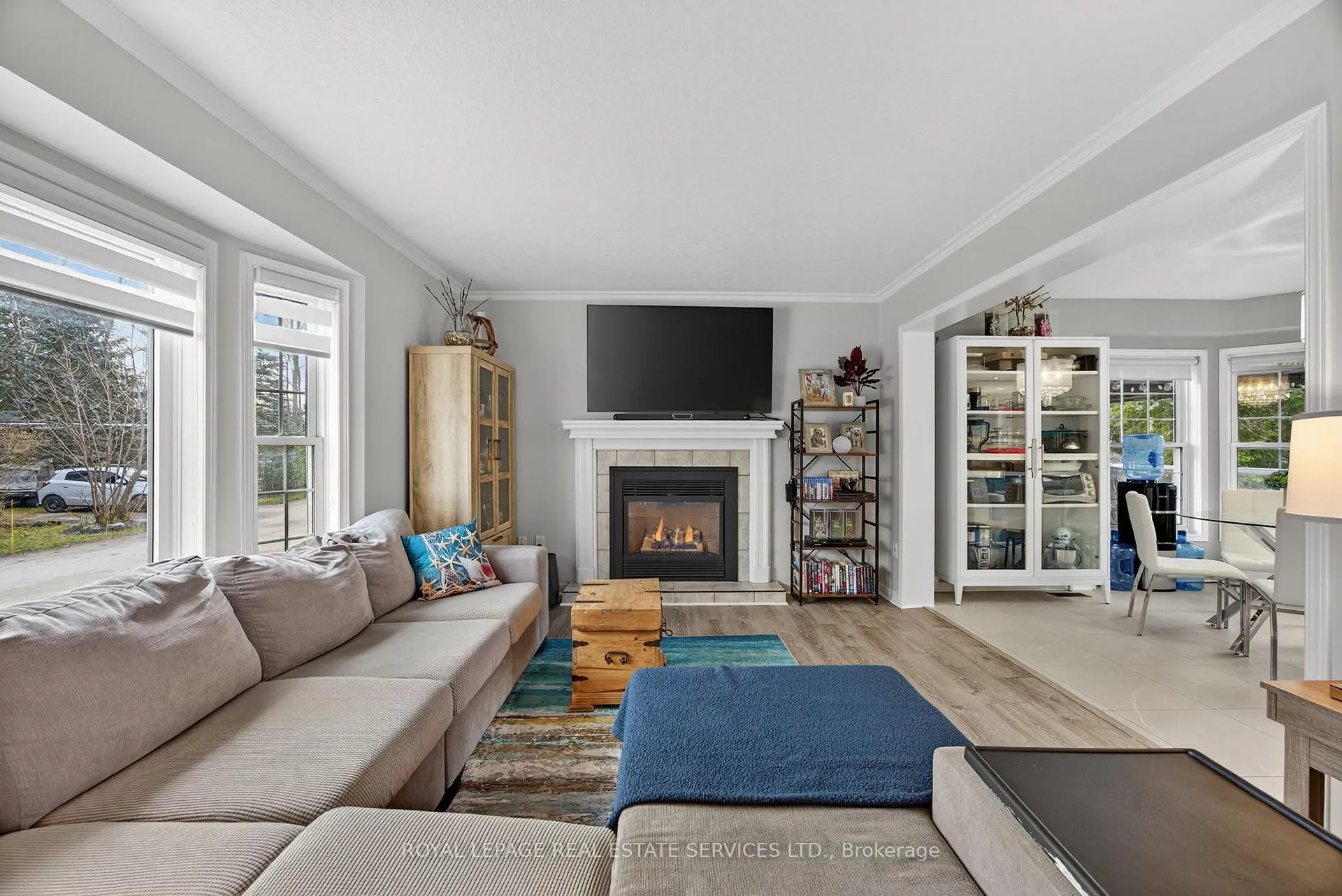 Photo 4 of 24 Topaz Street, Wasaga Beach — HOMEH