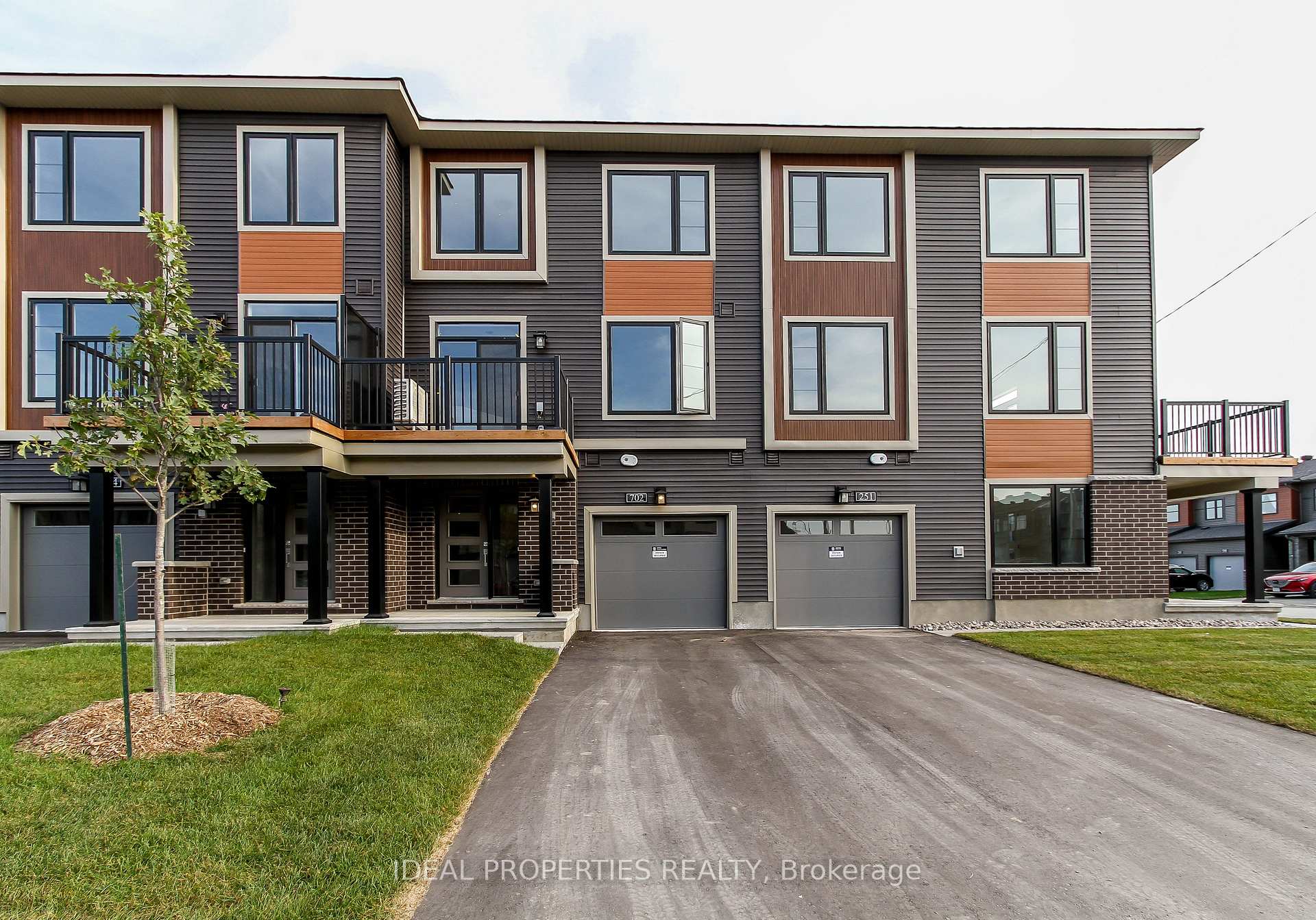 Photo 1 of 702 Doneraile Walk, Ottawa, Barrhaven - Half Moon Bay — HOMEH