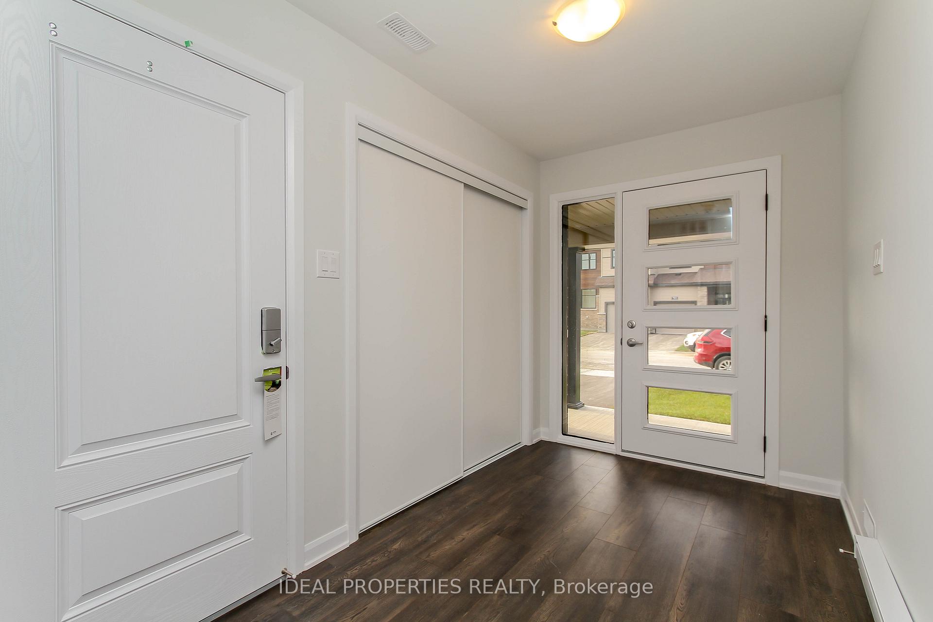 Photo 2 of 702 Doneraile Walk, Ottawa, Barrhaven - Half Moon Bay — HOMEH