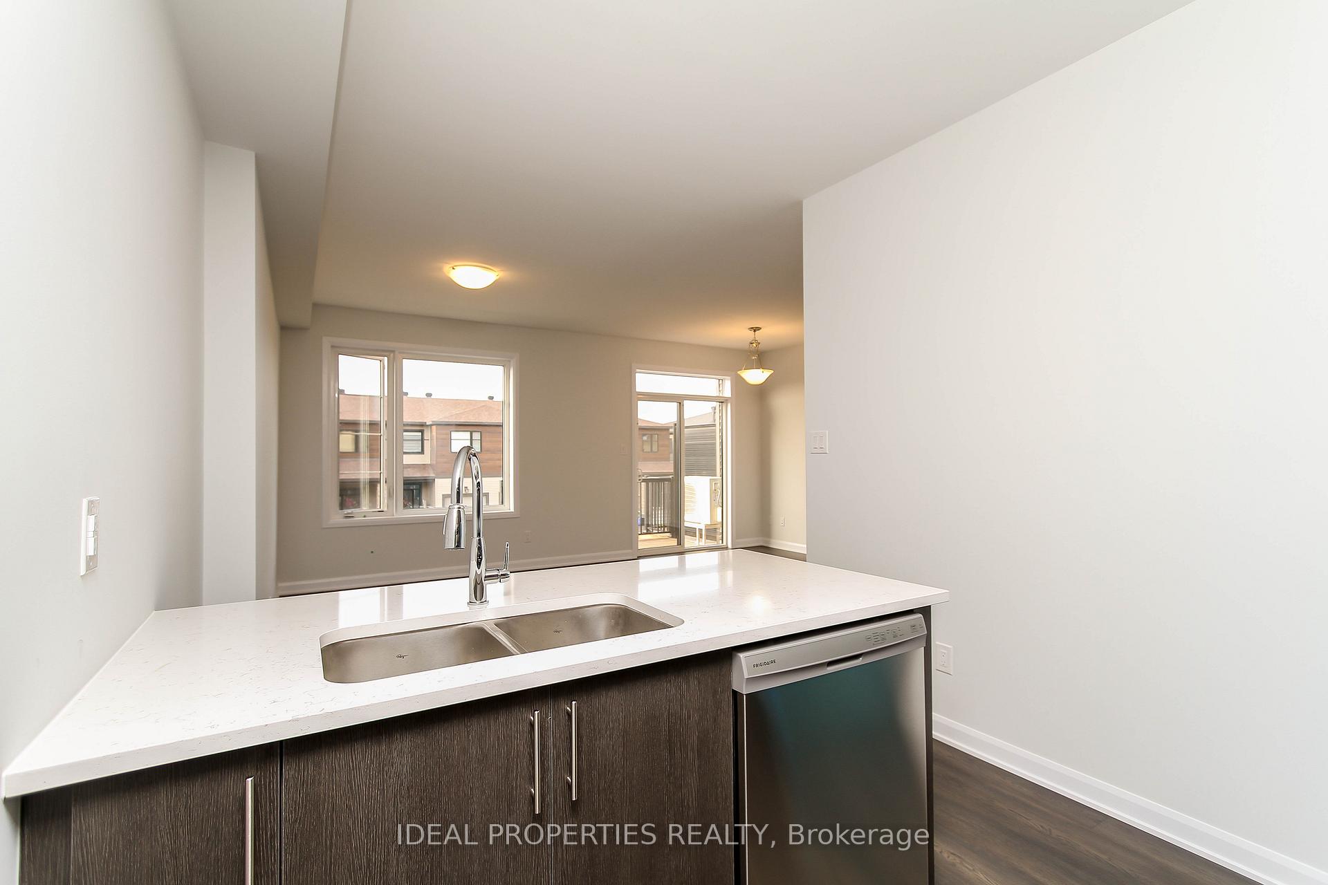 Photo 18 of 702 Doneraile Walk, Ottawa, Barrhaven - Half Moon Bay — HOMEH