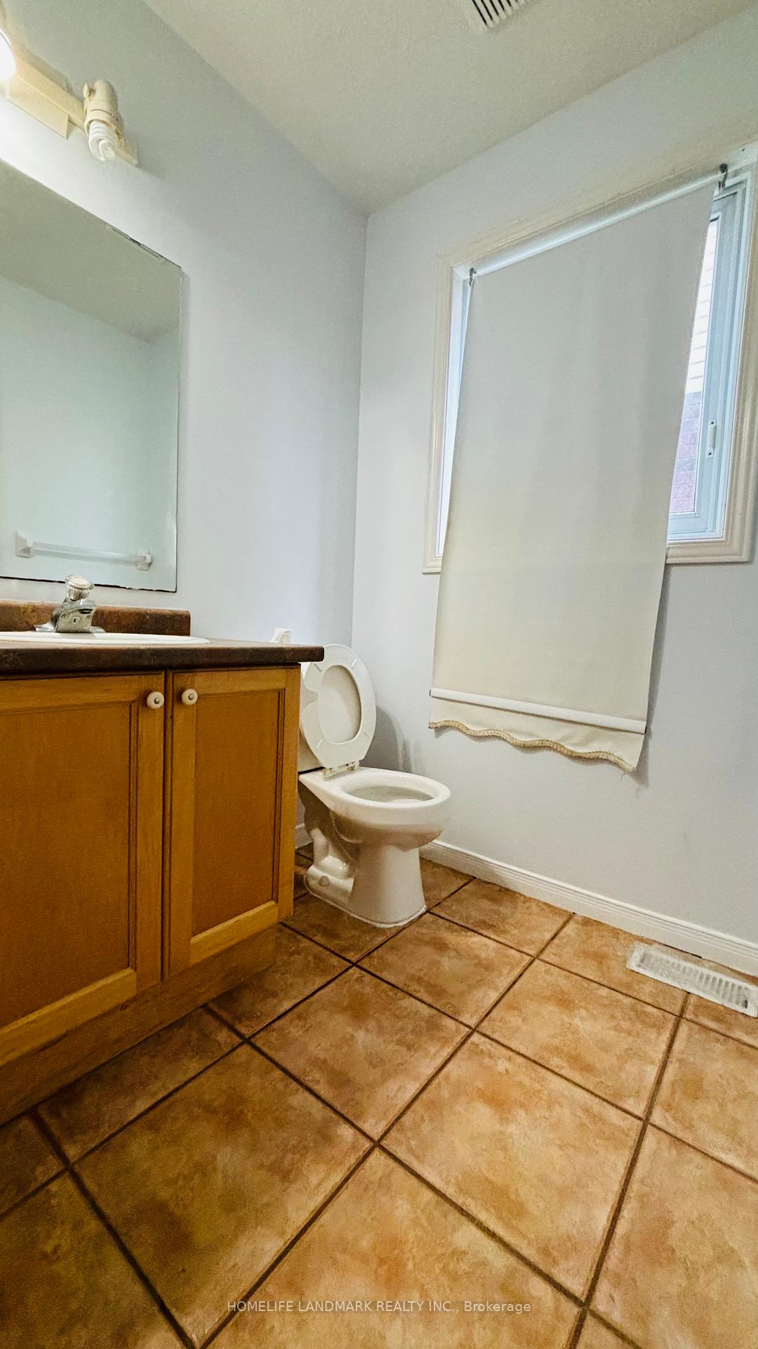 Photo 5 of 704 Keatswood Crescent, Waterloo — HOMEH