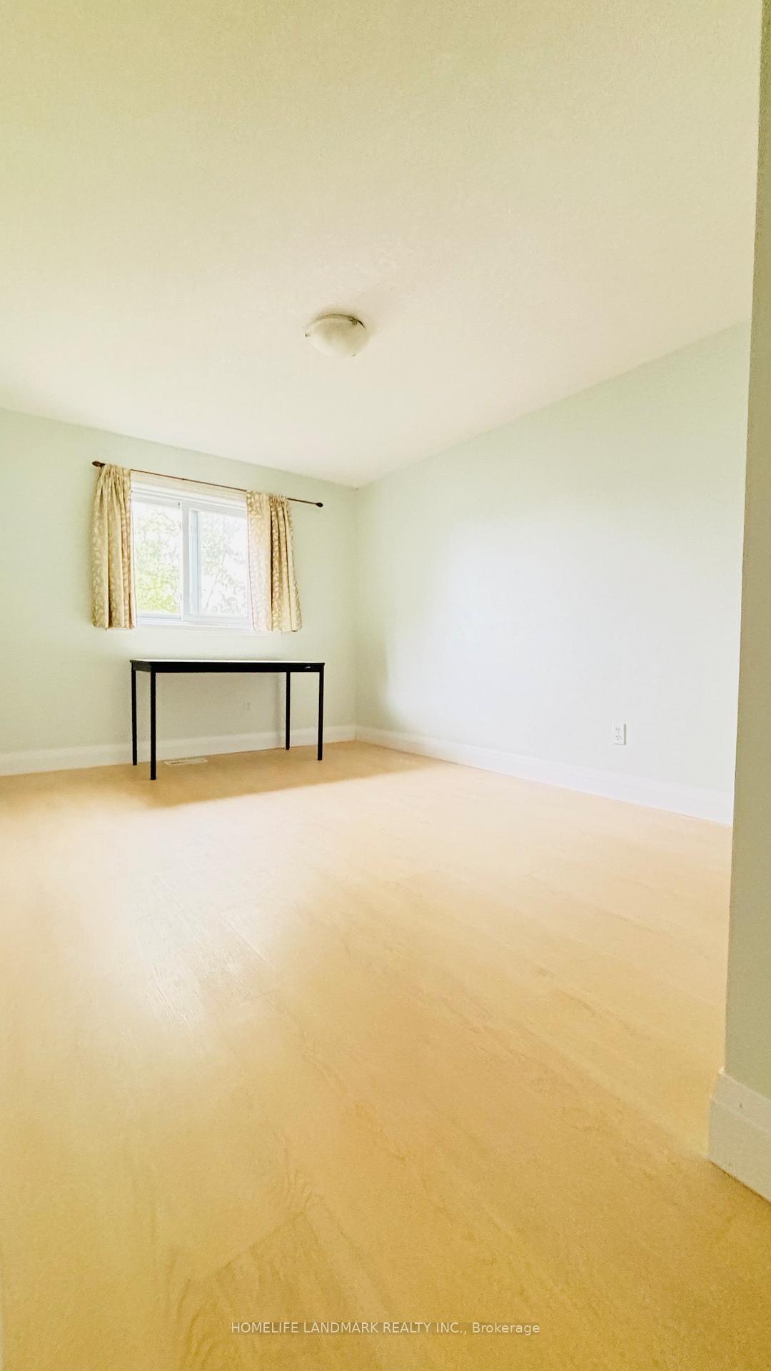 Photo 8 of 704 Keatswood Crescent, Waterloo — HOMEH