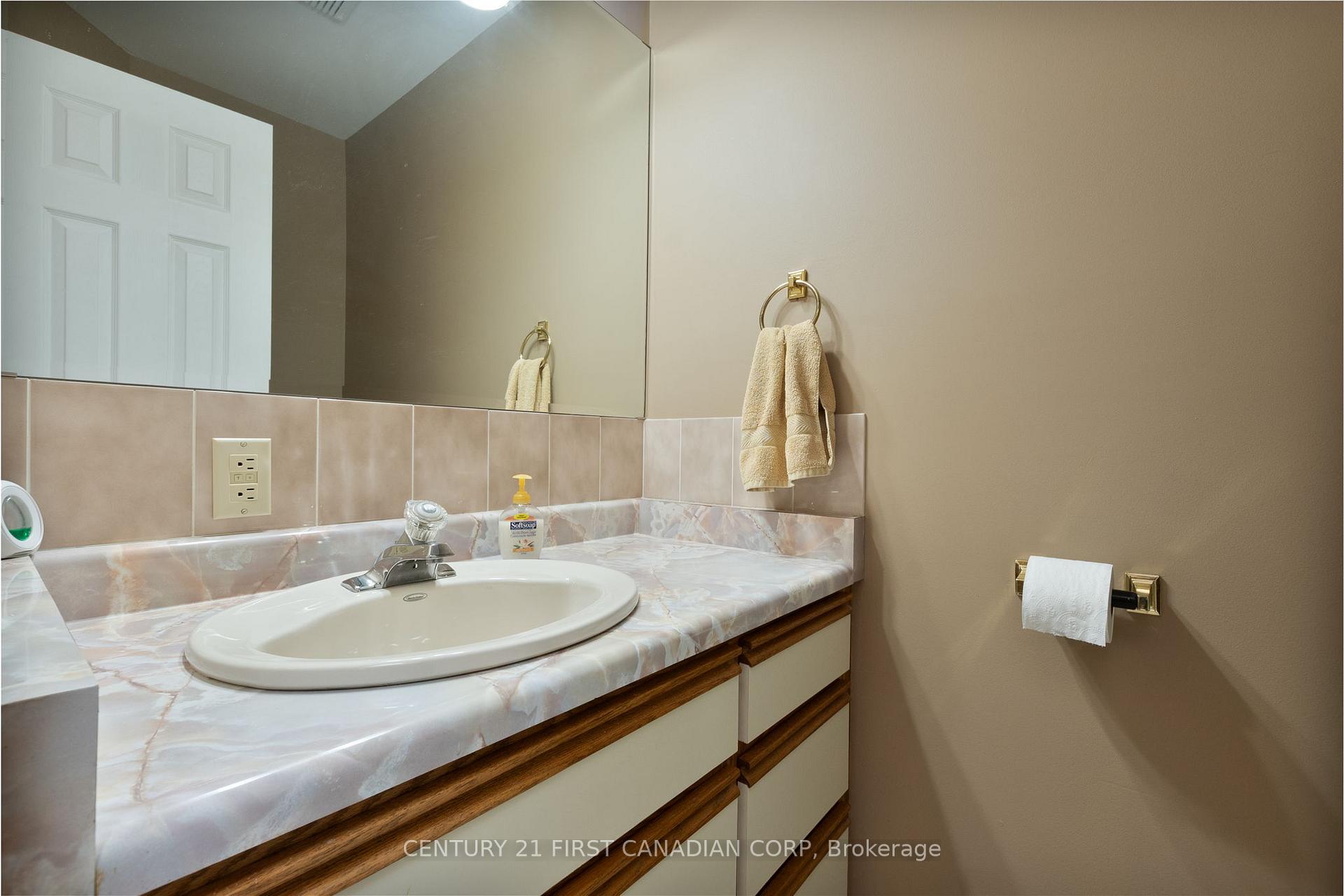 Photo 7 of 24764 Pioneer Line, West Elgin, West Lorne — HOMEH