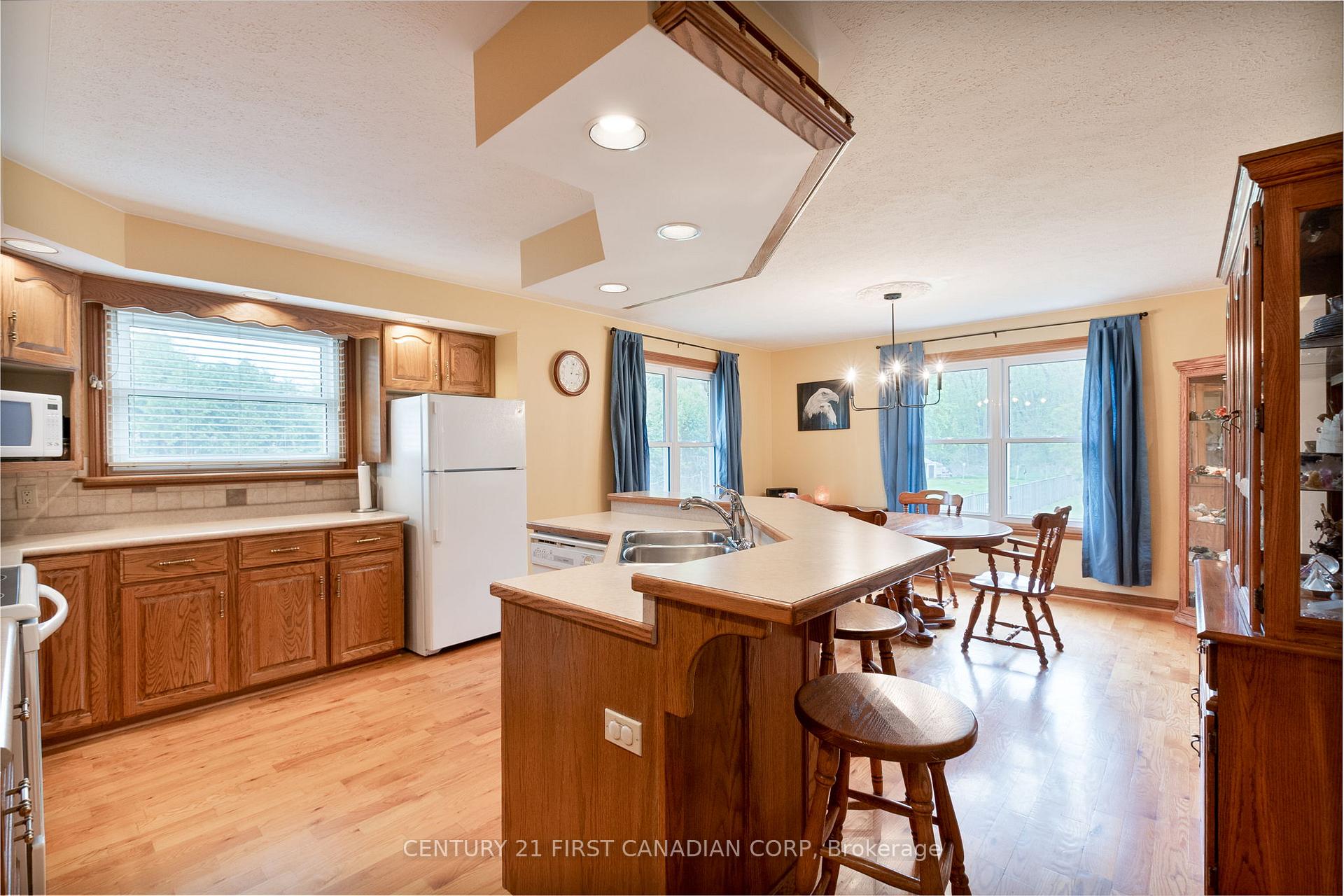 Photo 16 of 24764 Pioneer Line, West Elgin, West Lorne — HOMEH