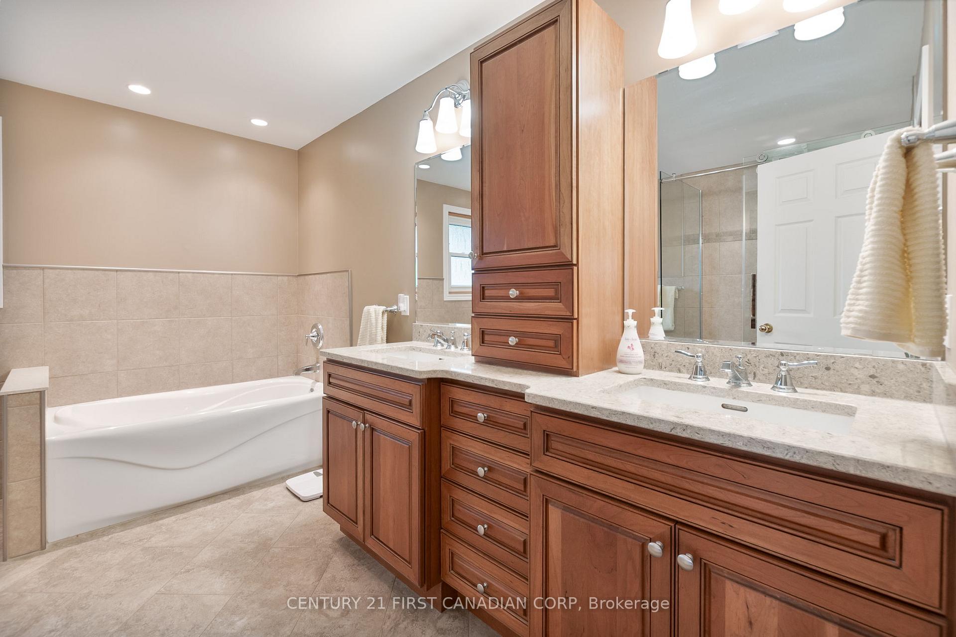 Photo 23 of 24764 Pioneer Line, West Elgin, West Lorne — HOMEH
