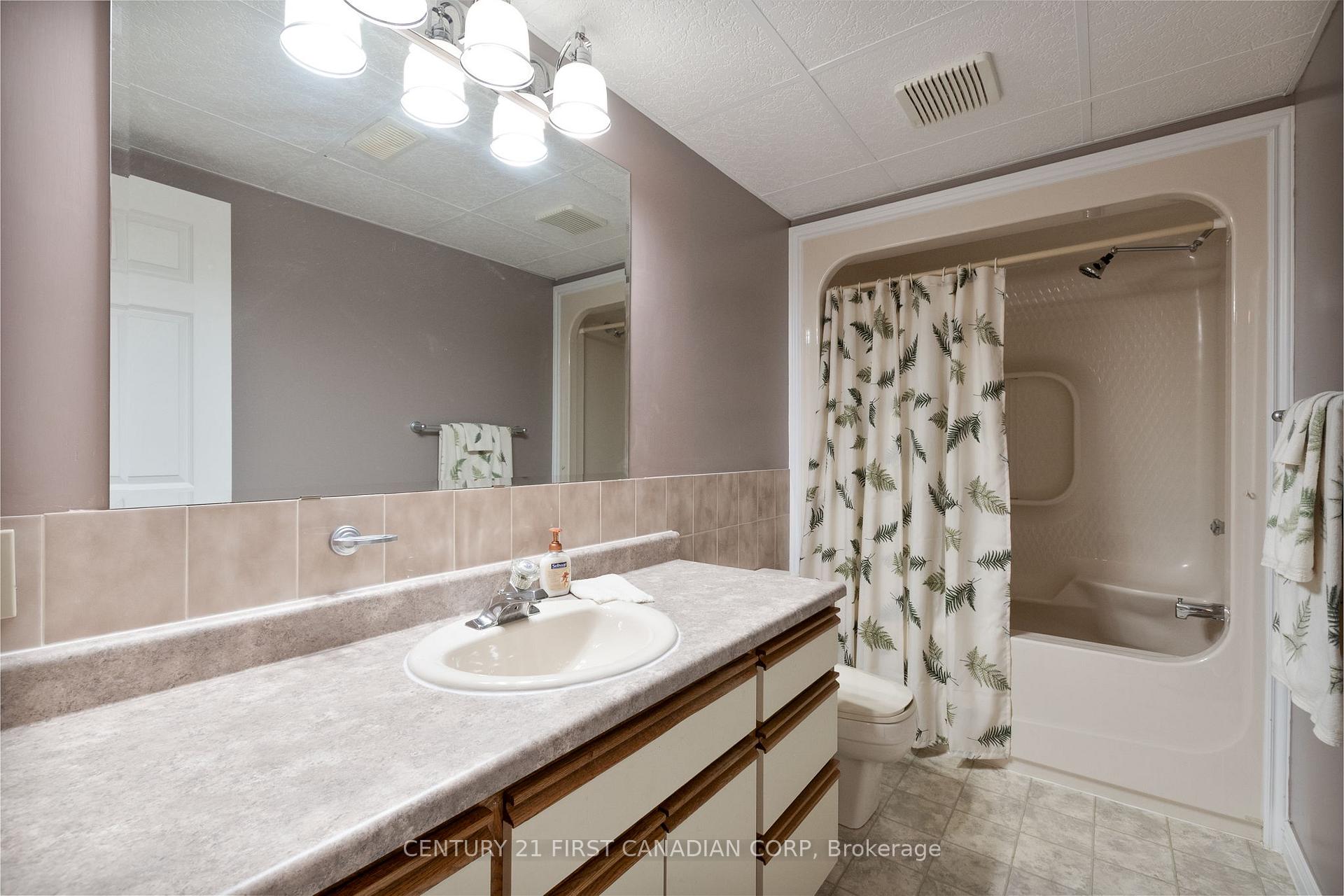 Photo 33 of 24764 Pioneer Line, West Elgin, West Lorne — HOMEH
