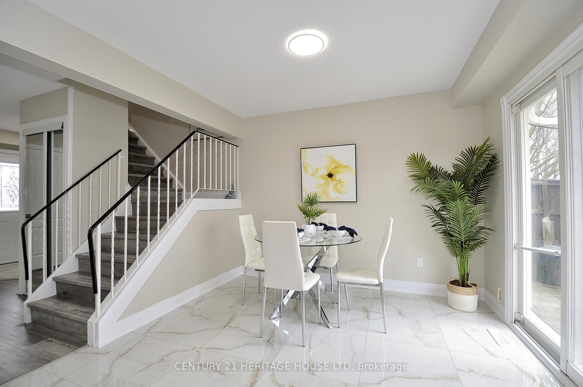 Photo 10 of 262 Northlake Drive, Waterloo — HOMEH