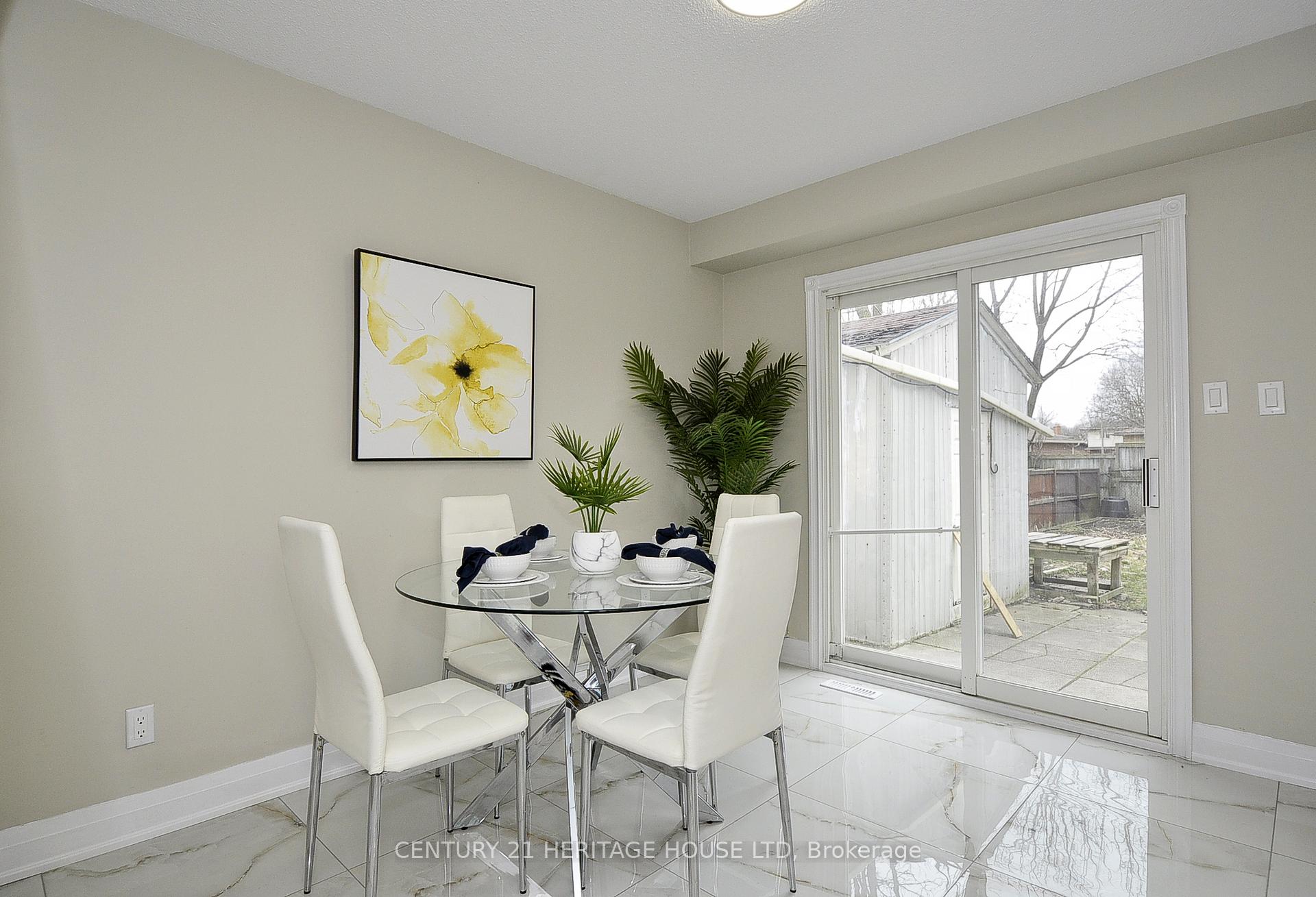 Photo 11 of 262 Northlake Drive, Waterloo — HOMEH
