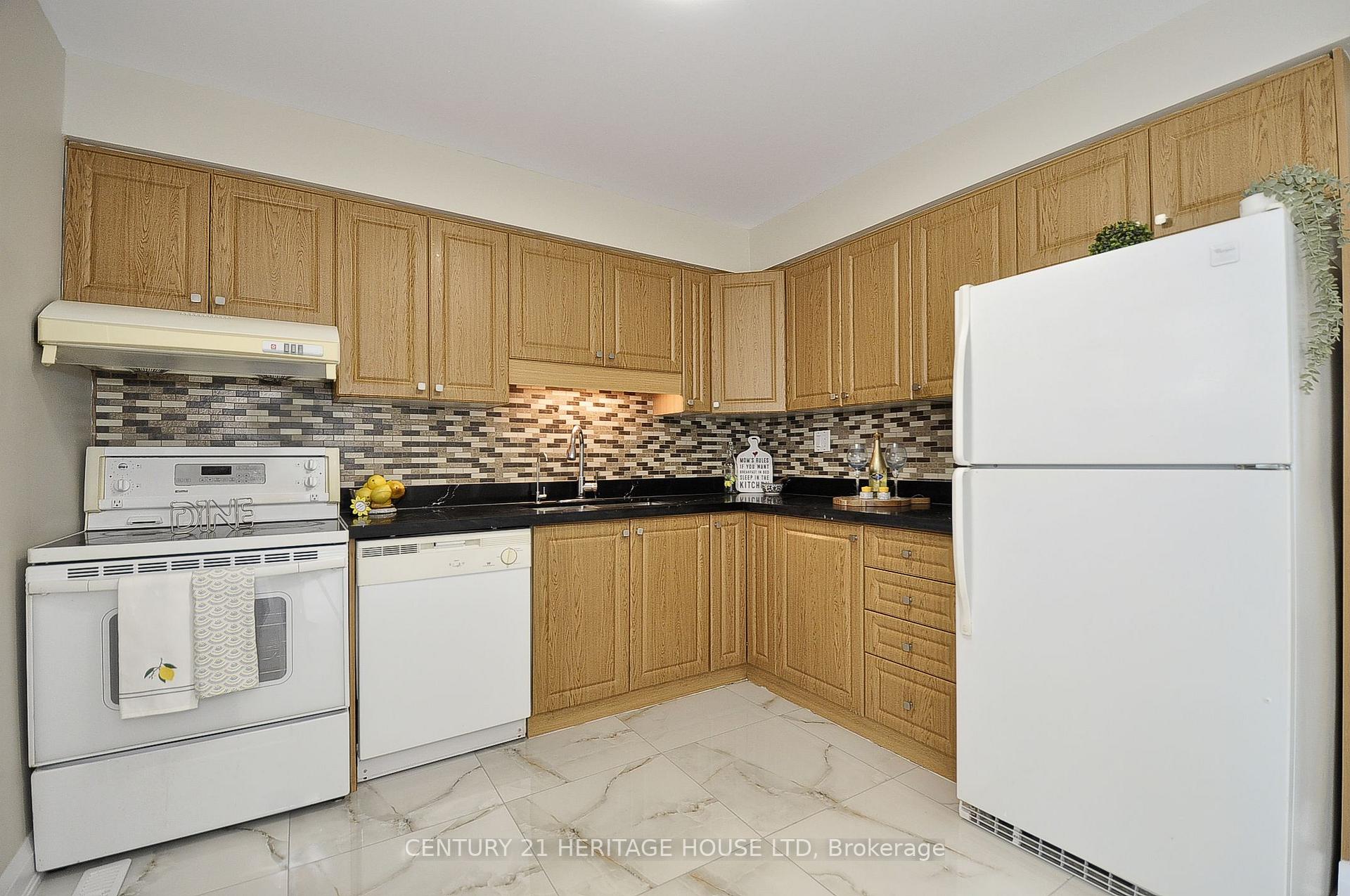 Photo 14 of 262 Northlake Drive, Waterloo — HOMEH