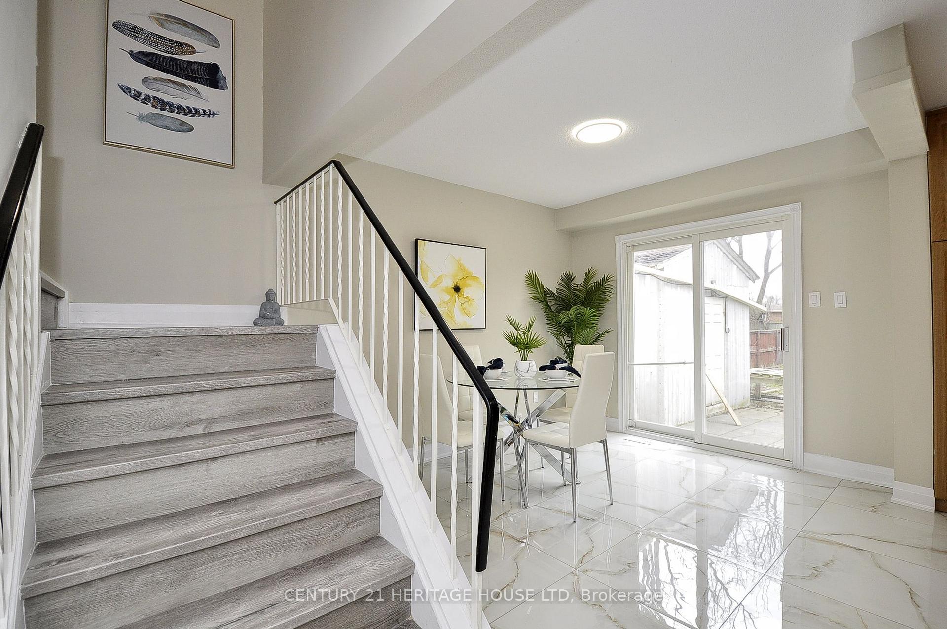 Photo 18 of 262 Northlake Drive, Waterloo — HOMEH