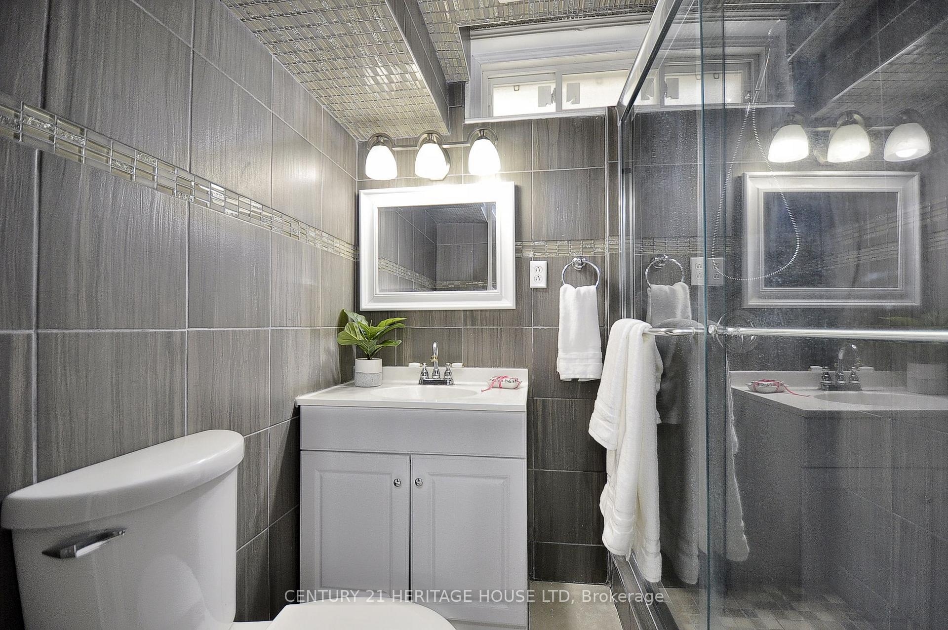 Photo 26 of 262 Northlake Drive, Waterloo — HOMEH