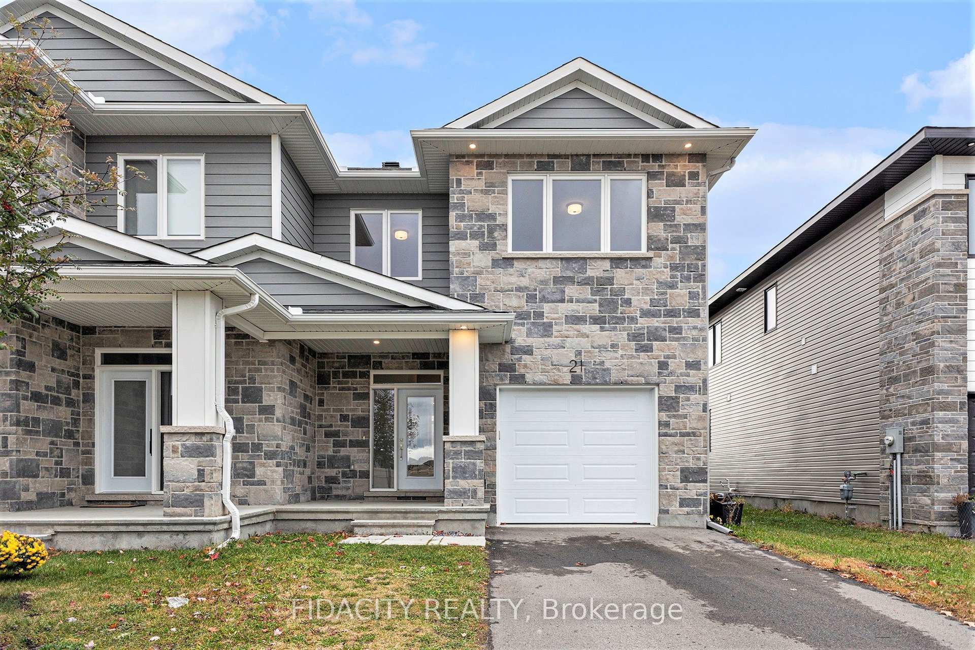 Photo 1 of 21 Mac Beattie Drive, Arnprior — HOMEH