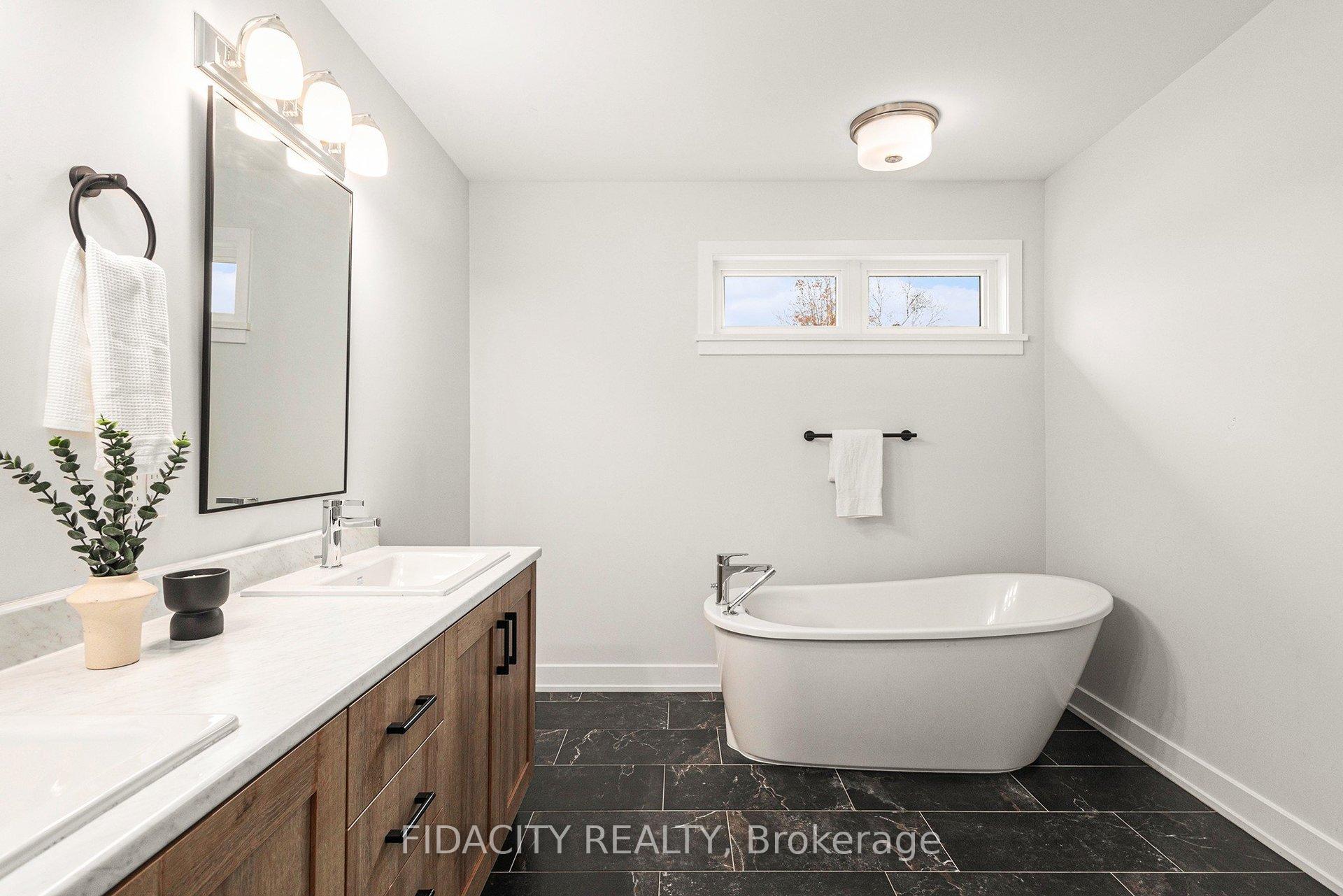 Photo 19 of 21 Mac Beattie Drive, Arnprior — HOMEH