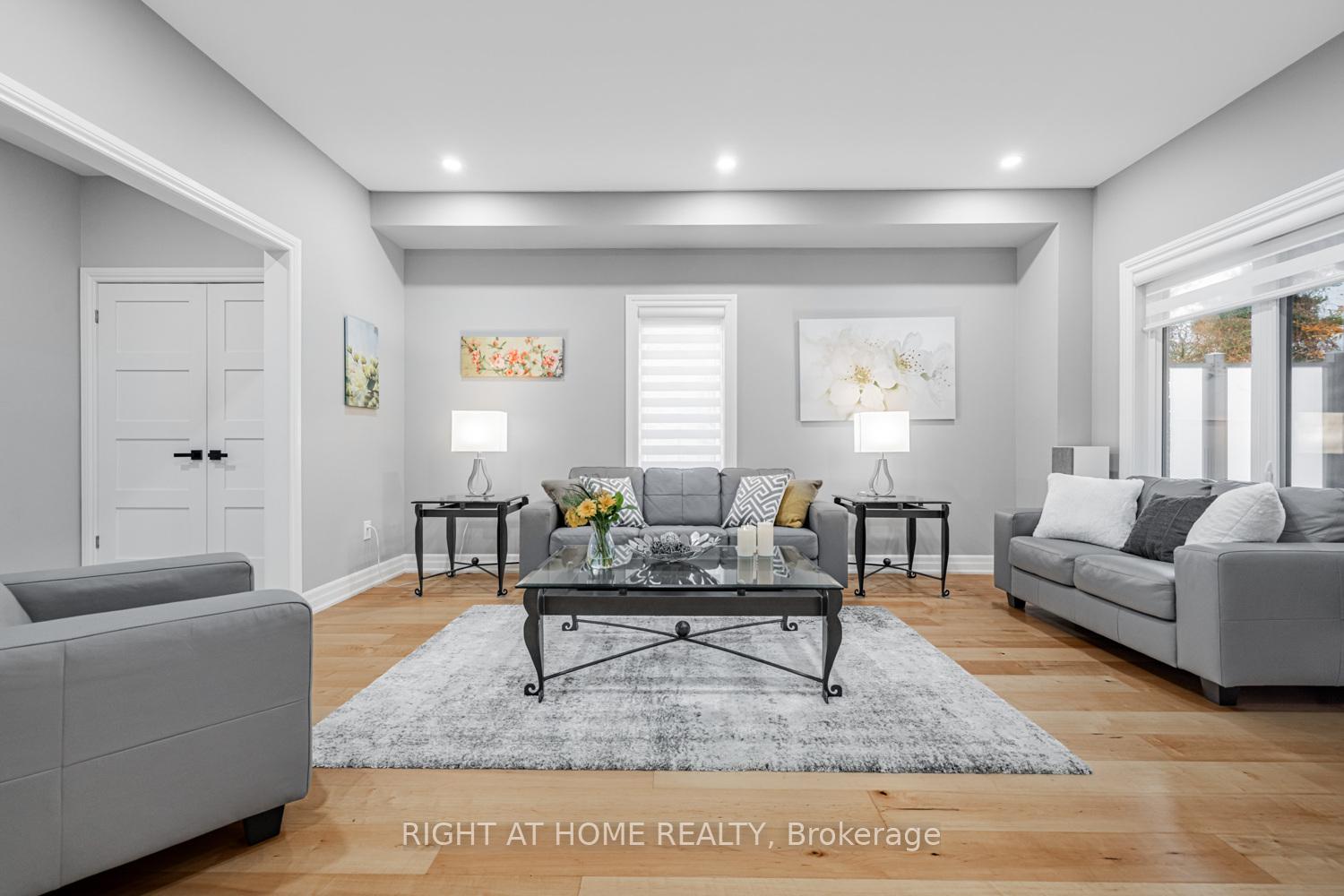 Photo 6 of 488 Royalpark Way, Vaughan, Elder Mills — HOMEH