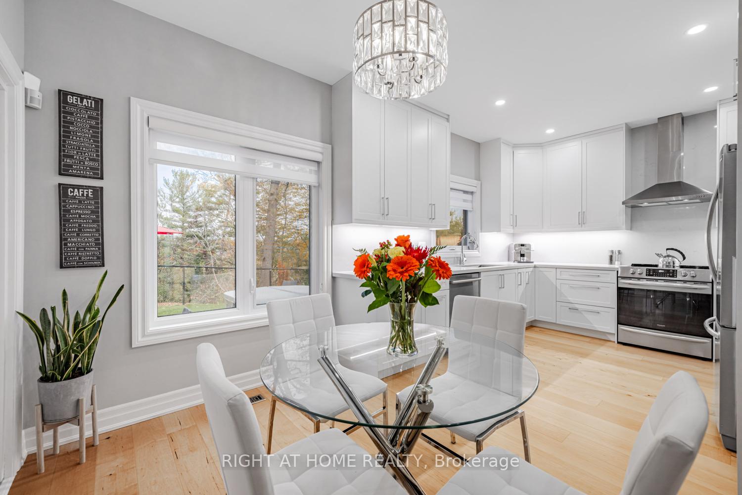 Photo 9 of 488 Royalpark Way, Vaughan, Elder Mills — HOMEH