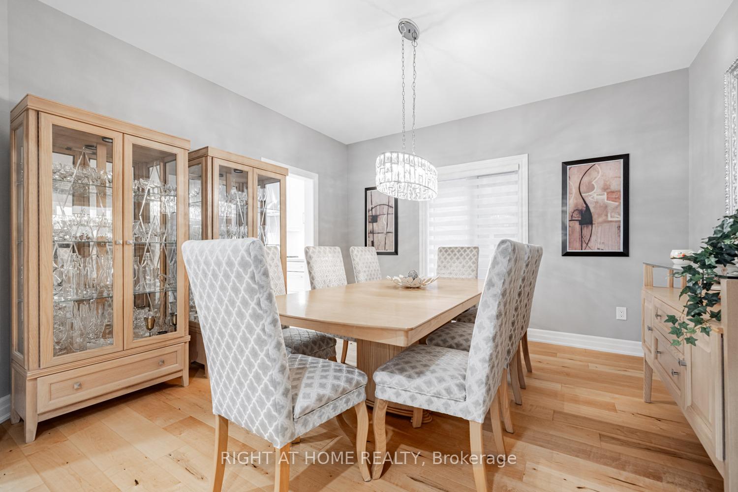 Photo 14 of 488 Royalpark Way, Vaughan, Elder Mills — HOMEH