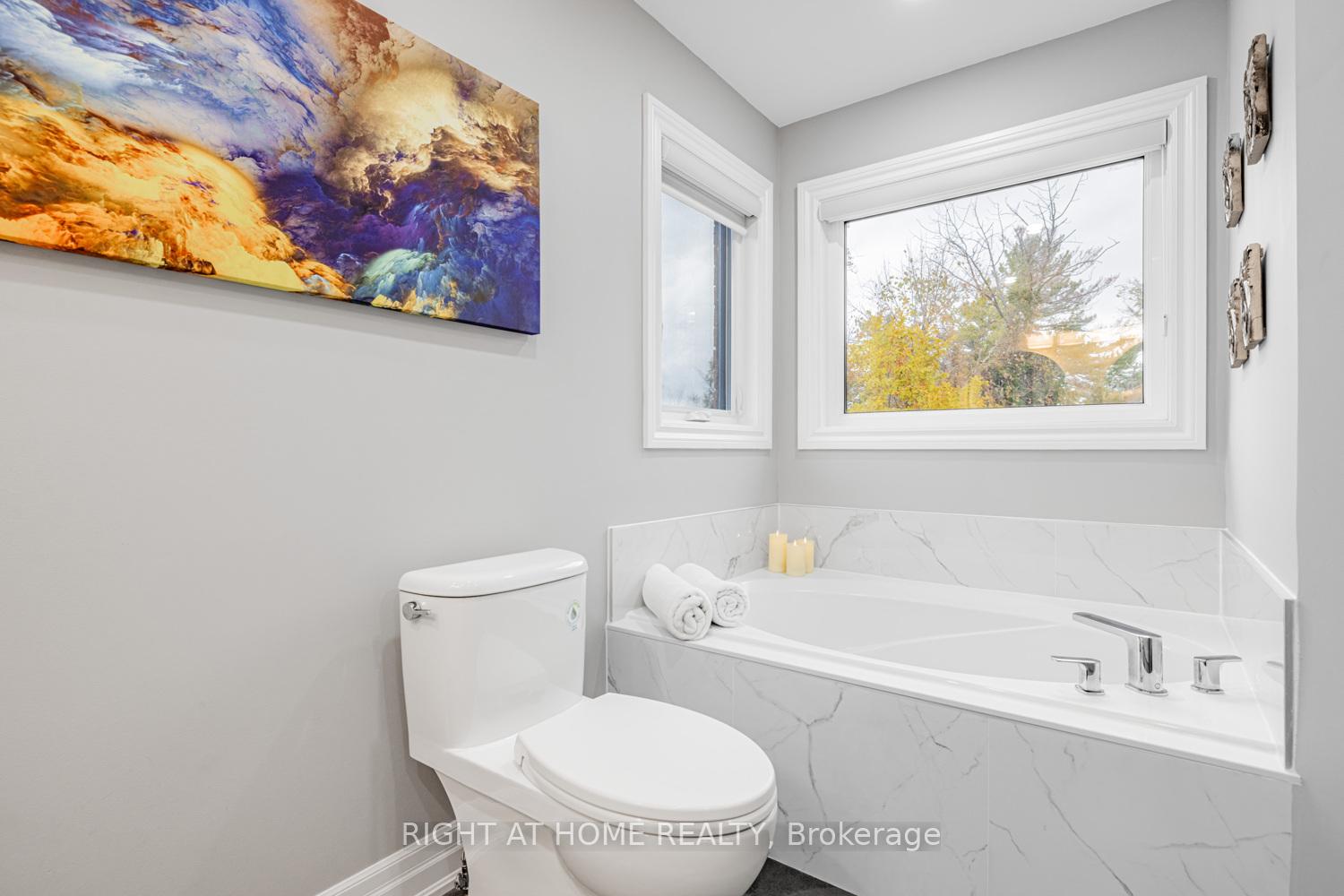 Photo 21 of 488 Royalpark Way, Vaughan, Elder Mills — HOMEH