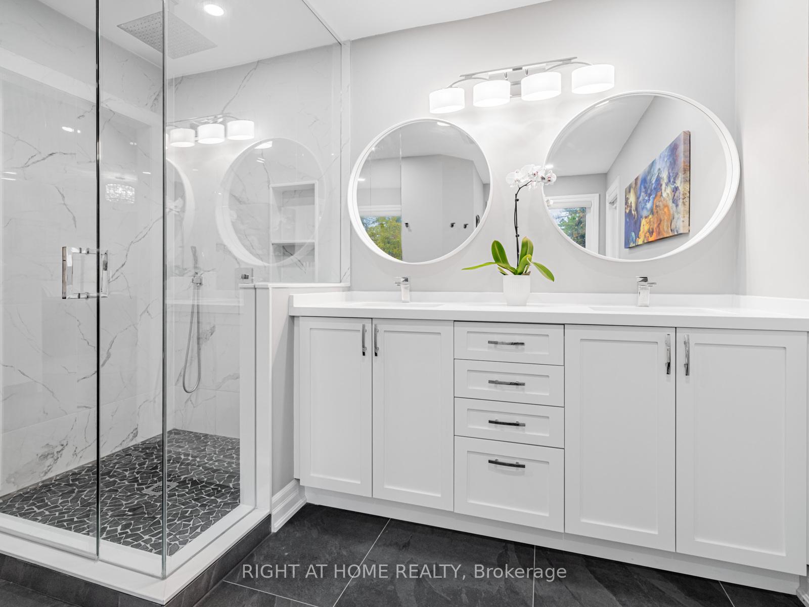 Photo 22 of 488 Royalpark Way, Vaughan, Elder Mills — HOMEH