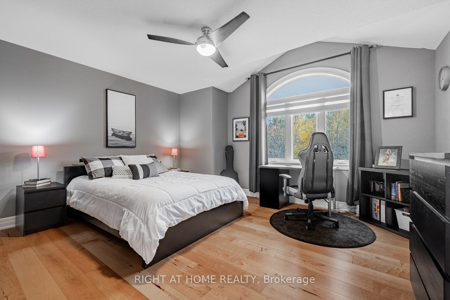 Photo 23 of 488 Royalpark Way, Vaughan, Elder Mills — HOMEH
