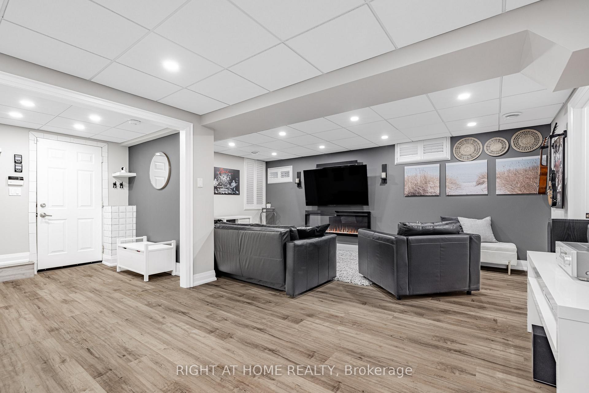 Photo 26 of 488 Royalpark Way, Vaughan, Elder Mills — HOMEH