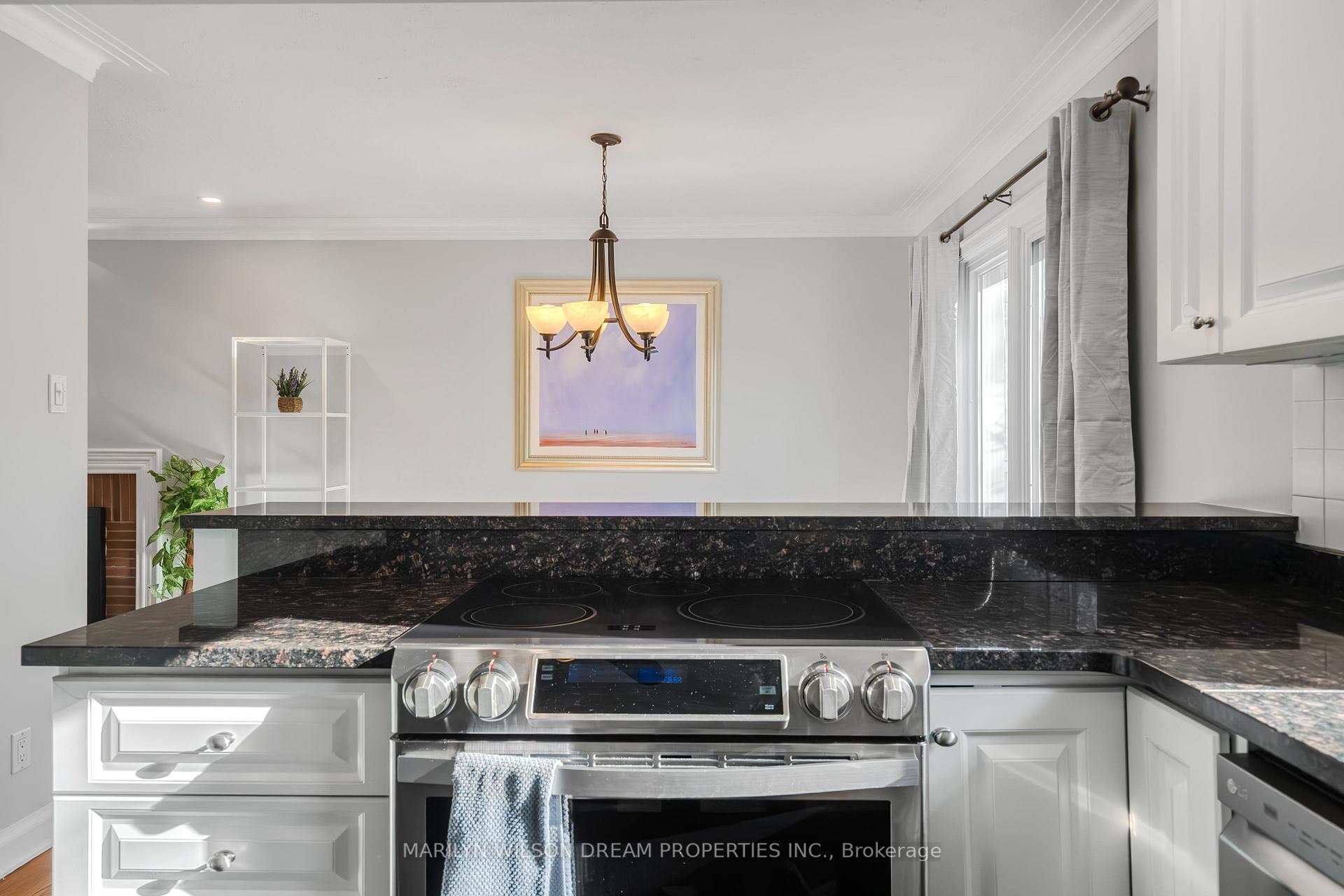 Photo 15 of 446 Thessaly Circle, Ottawa, Alta Vista/Faircrest Heights — HOMEH