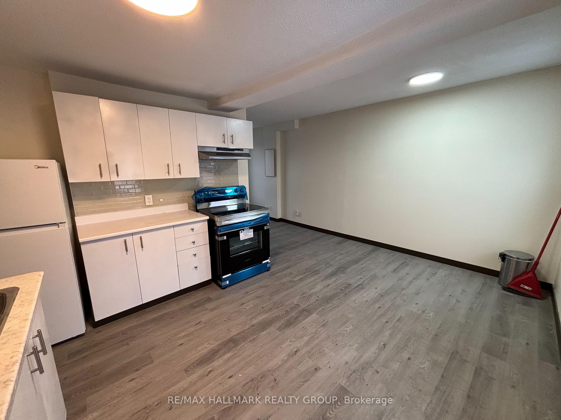 Photo 2 of Unit 2, 462 Bronson Avenue, Ottawa, West Centre Town — HOMEH