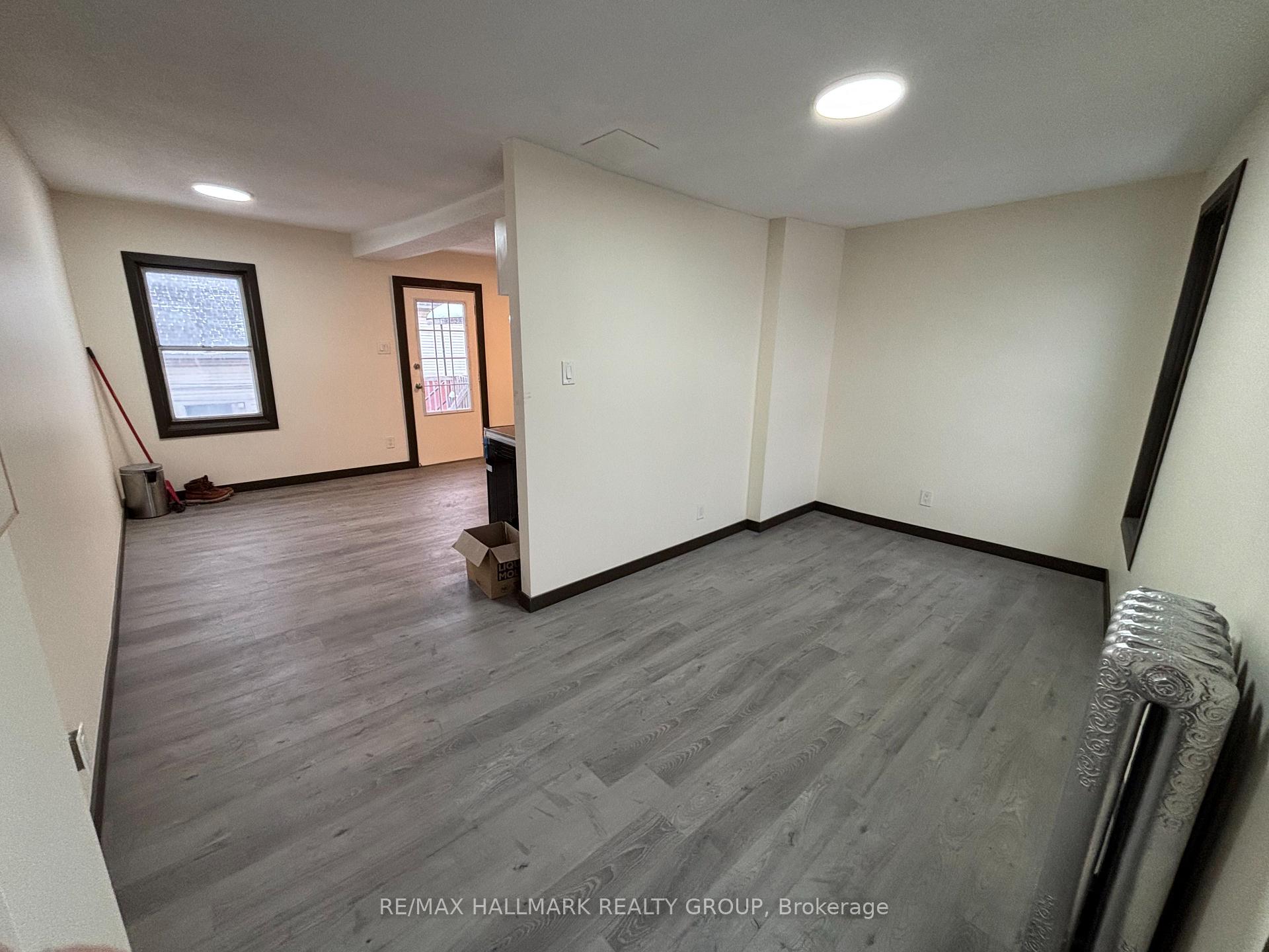 Photo 6 of Unit 2, 462 Bronson Avenue, Ottawa, West Centre Town — HOMEH