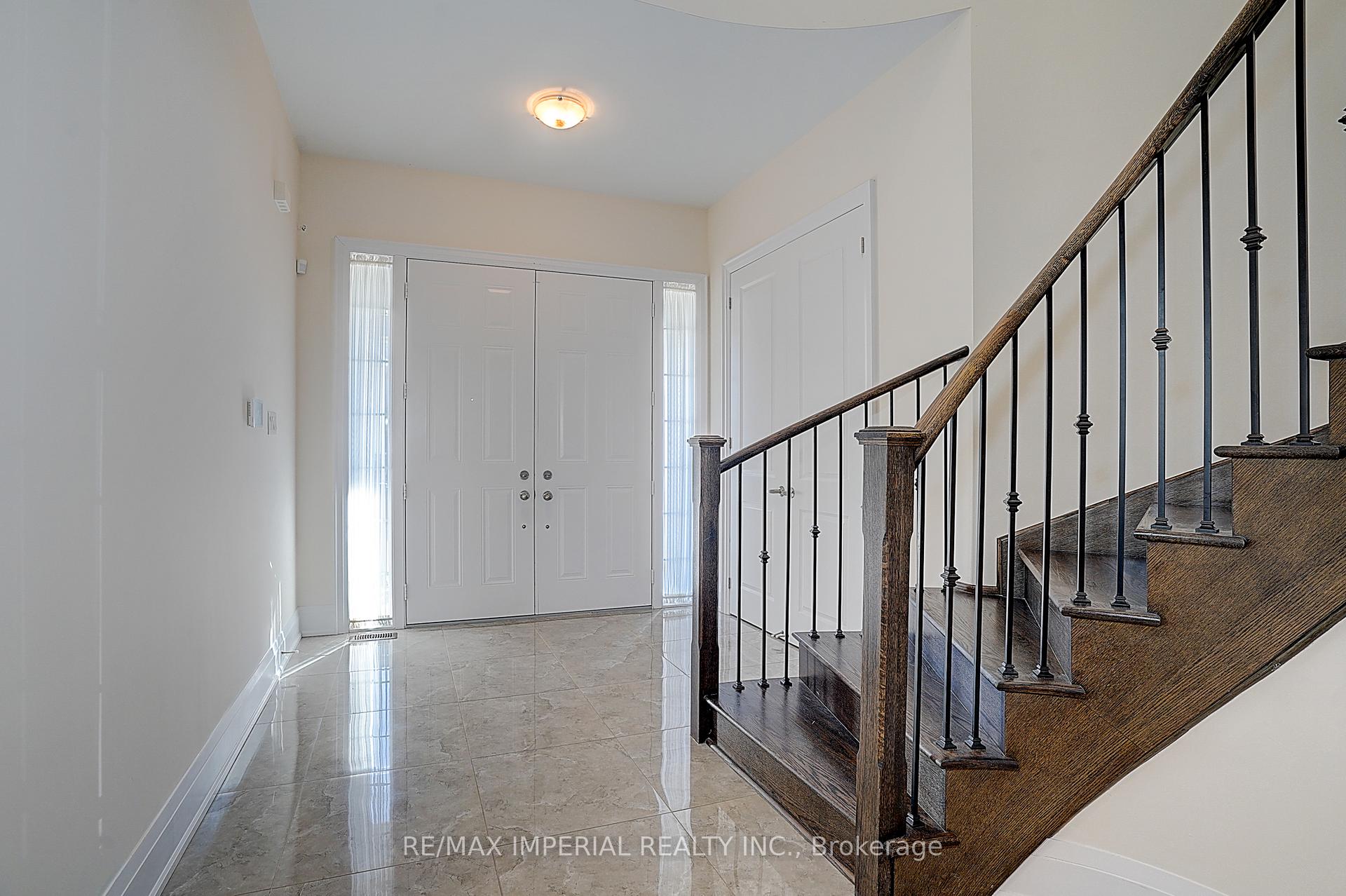 Photo 5 of 30 Orwell Drive, Vaughan, Vellore Village — HOMEH