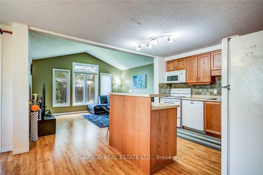 Photo 4 of 501 Virginia Creeper Street, Waterloo, Columbia Forest — HOMEH