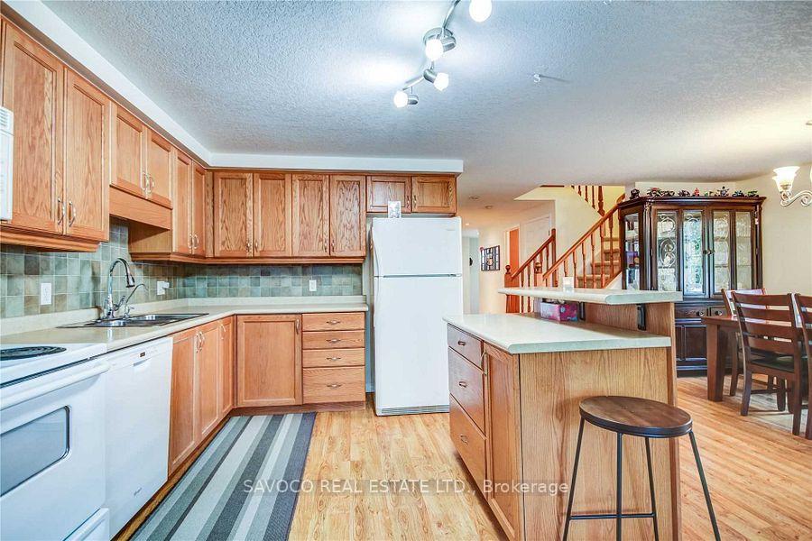 Photo 5 of 501 Virginia Creeper Street, Waterloo, Columbia Forest — HOMEH