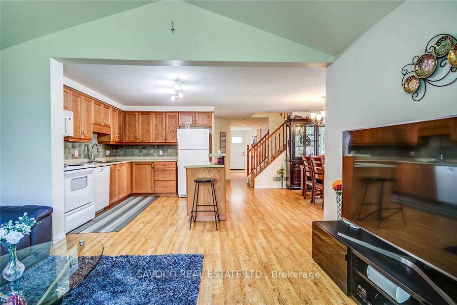 Photo 6 of 501 Virginia Creeper Street, Waterloo, Columbia Forest — HOMEH