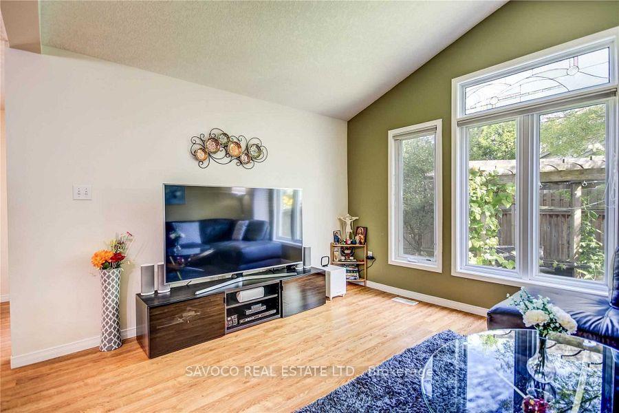 Photo 7 of 501 Virginia Creeper Street, Waterloo, Columbia Forest — HOMEH