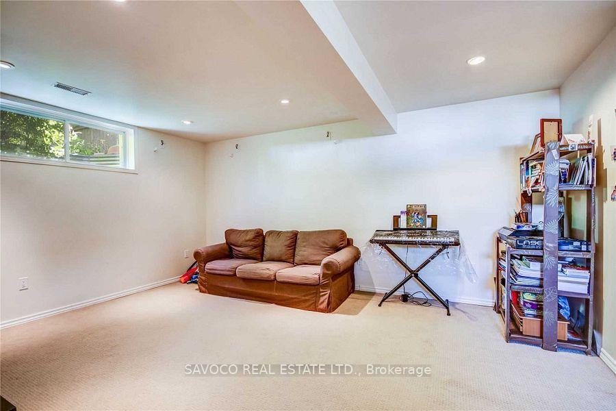 Photo 14 of 501 Virginia Creeper Street, Waterloo, Columbia Forest — HOMEH