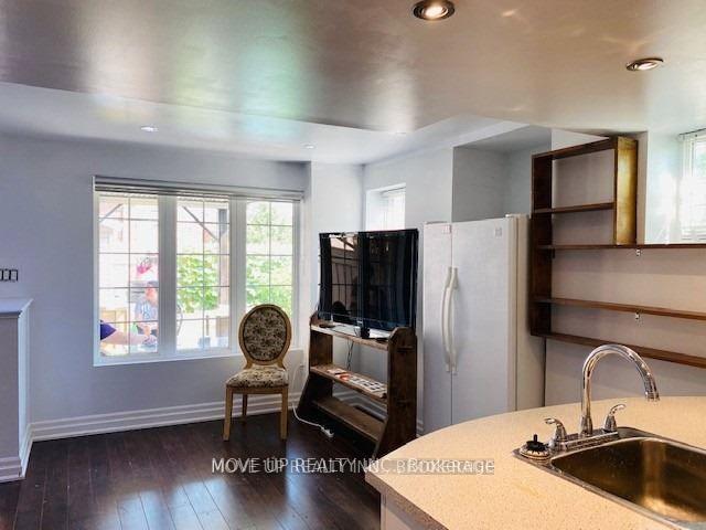 Photo 6 of Unit Lower, 189 Wolf Creek Crescent, Vaughan, Patterson — HOMEH