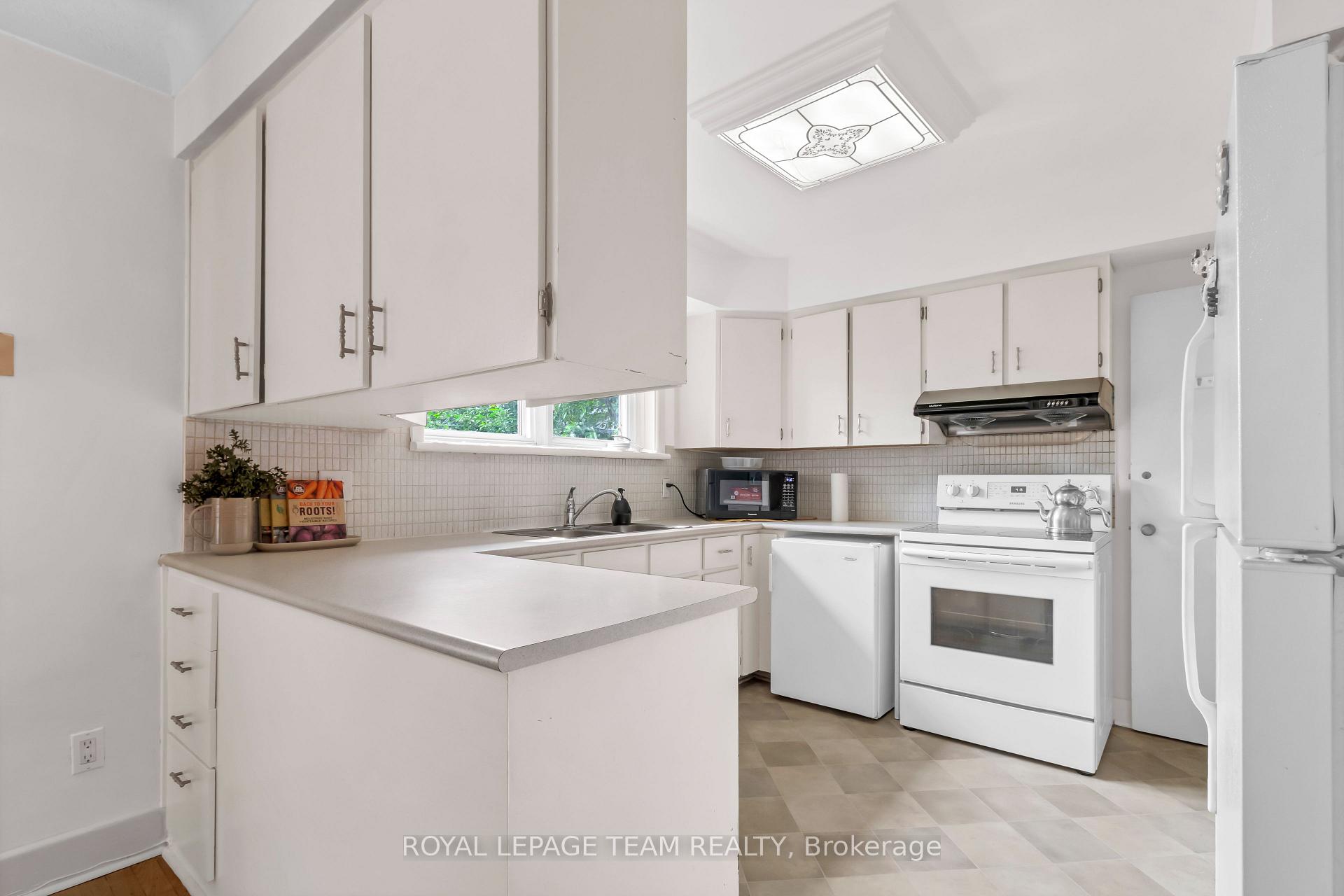Photo 10 of 1916 Alta Vista Drive, Ottawa, Faircrest Heights — HOMEH