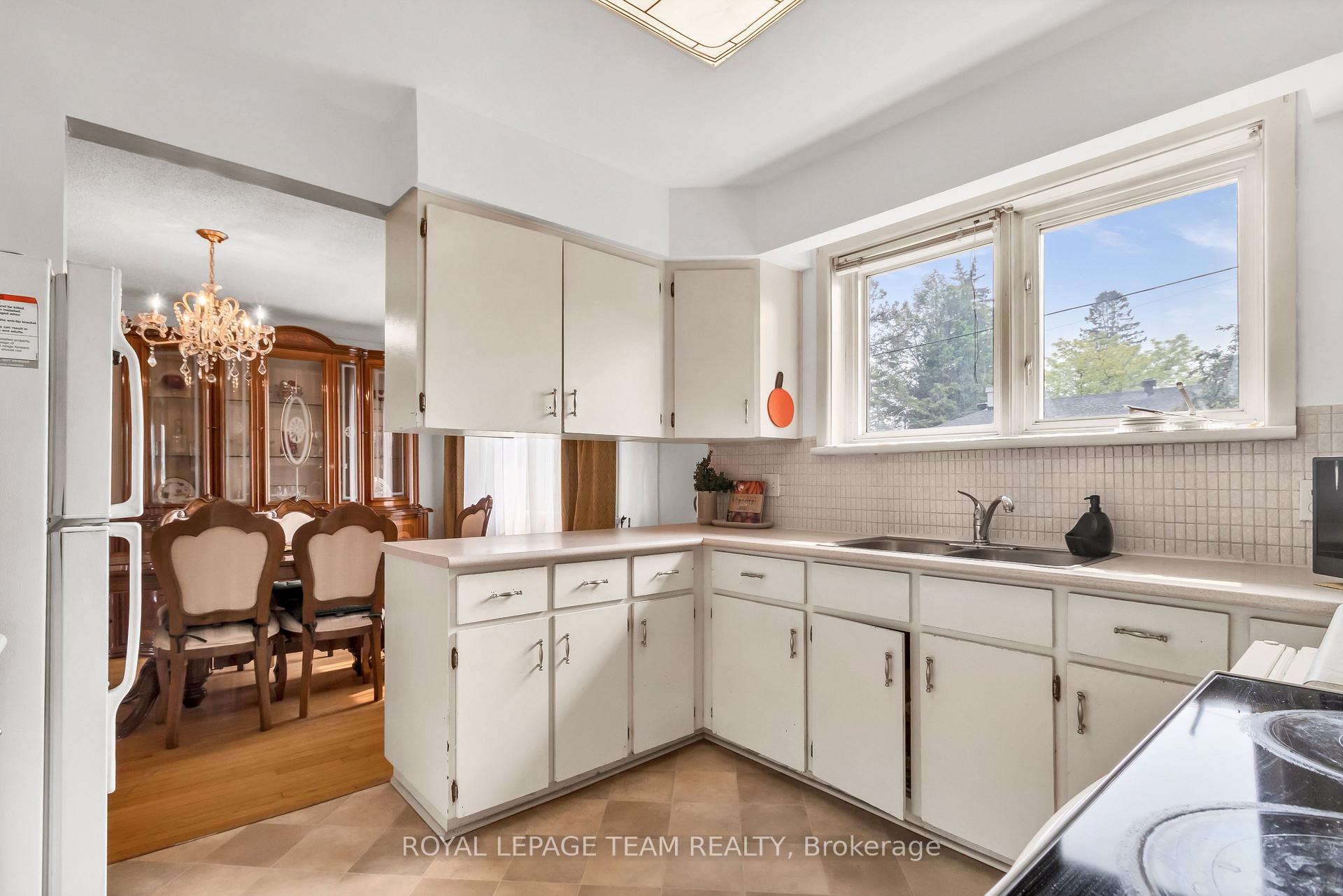 Photo 11 of 1916 Alta Vista Drive, Ottawa, Faircrest Heights — HOMEH