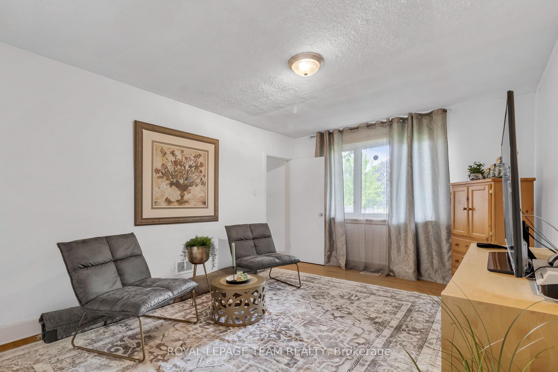 Photo 13 of 1916 Alta Vista Drive, Ottawa, Faircrest Heights — HOMEH