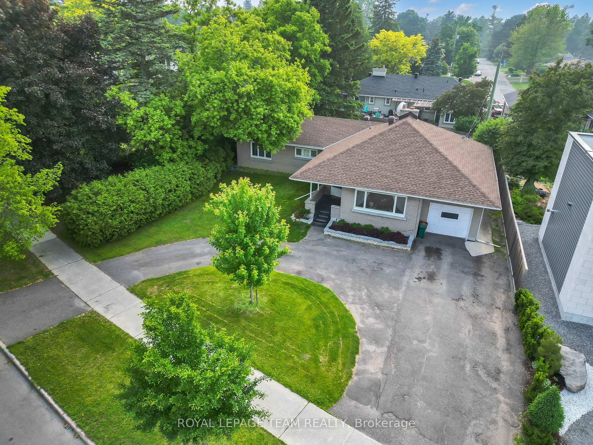 Photo 31 of 1916 Alta Vista Drive, Ottawa, Faircrest Heights — HOMEH