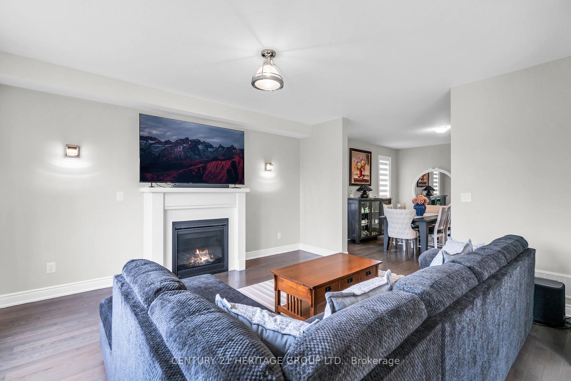 Photo 10 of Unit Upper, 47 Emerald Street, Wasaga Beach — HOMEH