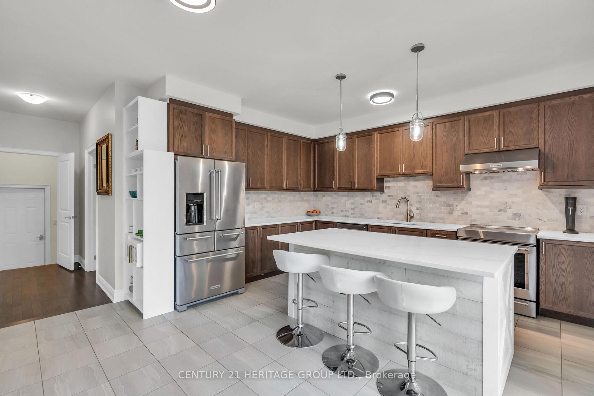 Photo 12 of Unit Upper, 47 Emerald Street, Wasaga Beach — HOMEH
