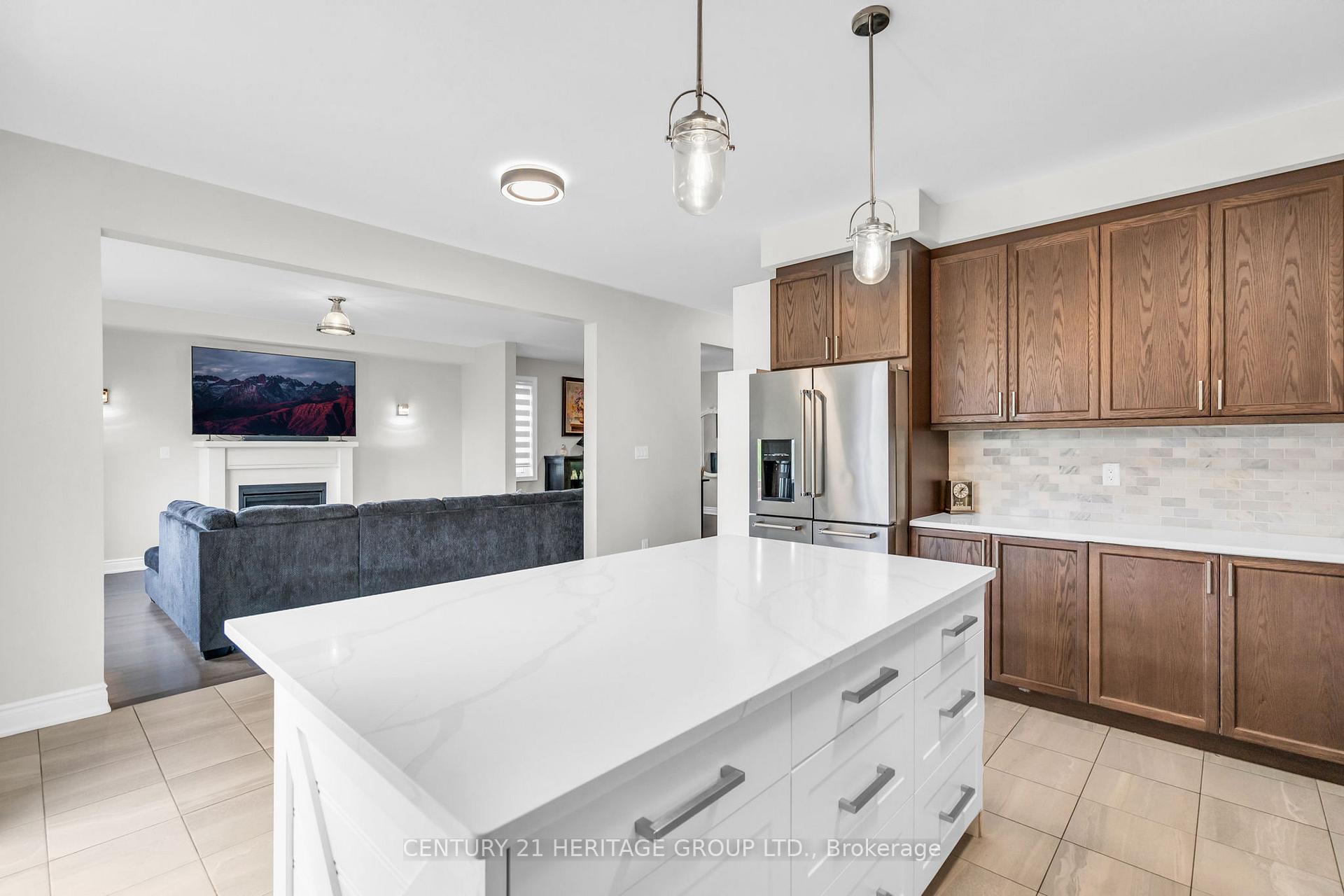 Photo 17 of Unit Upper, 47 Emerald Street, Wasaga Beach — HOMEH