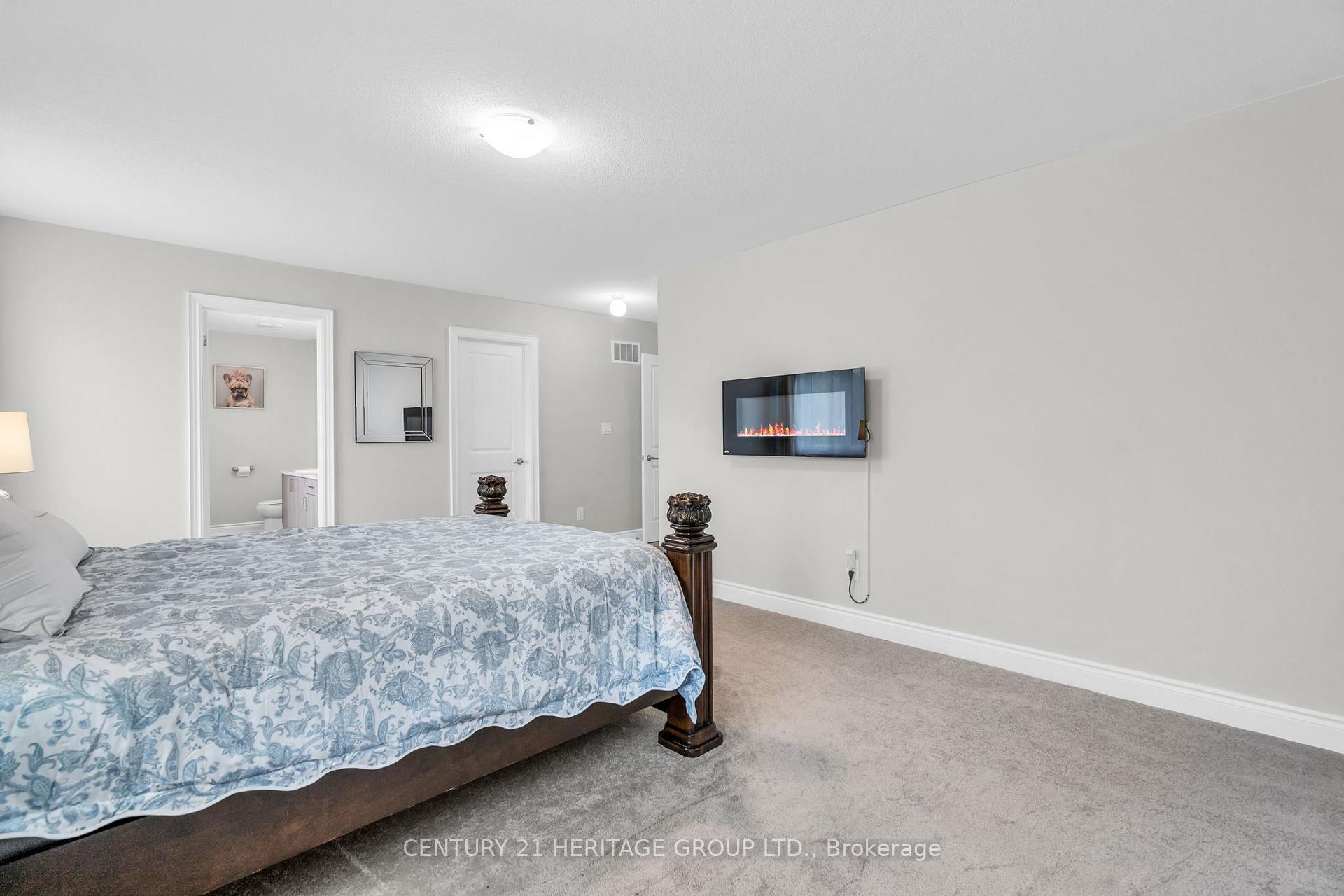 Photo 27 of Unit Upper, 47 Emerald Street, Wasaga Beach — HOMEH