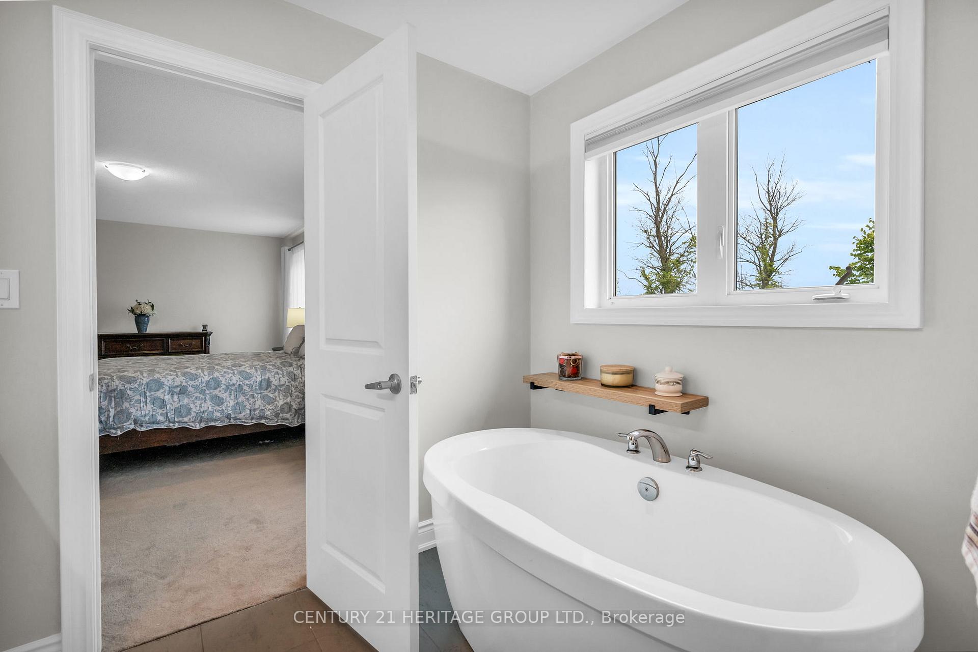 Photo 29 of Unit Upper, 47 Emerald Street, Wasaga Beach — HOMEH