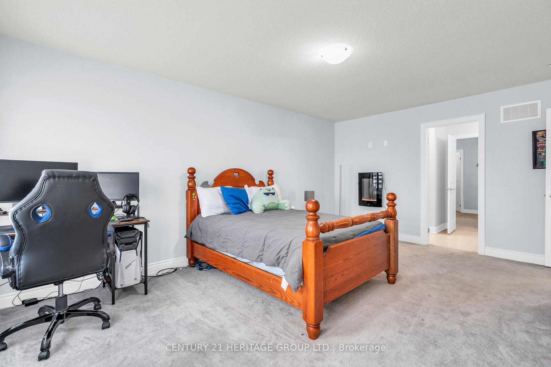Photo 32 of Unit Upper, 47 Emerald Street, Wasaga Beach — HOMEH