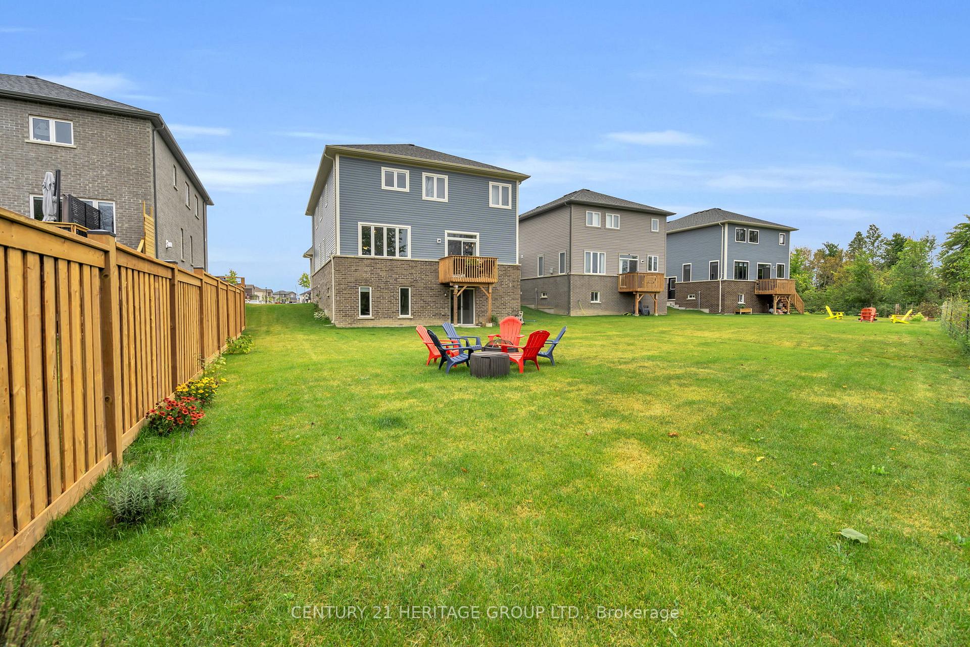Photo 42 of Unit Upper, 47 Emerald Street, Wasaga Beach — HOMEH